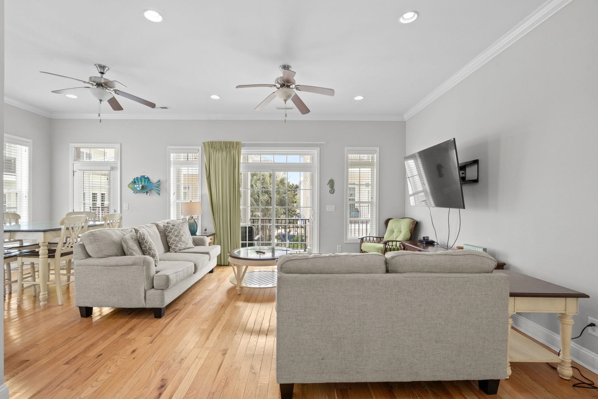 308 Shuffleboard Ct. Property Photo 9