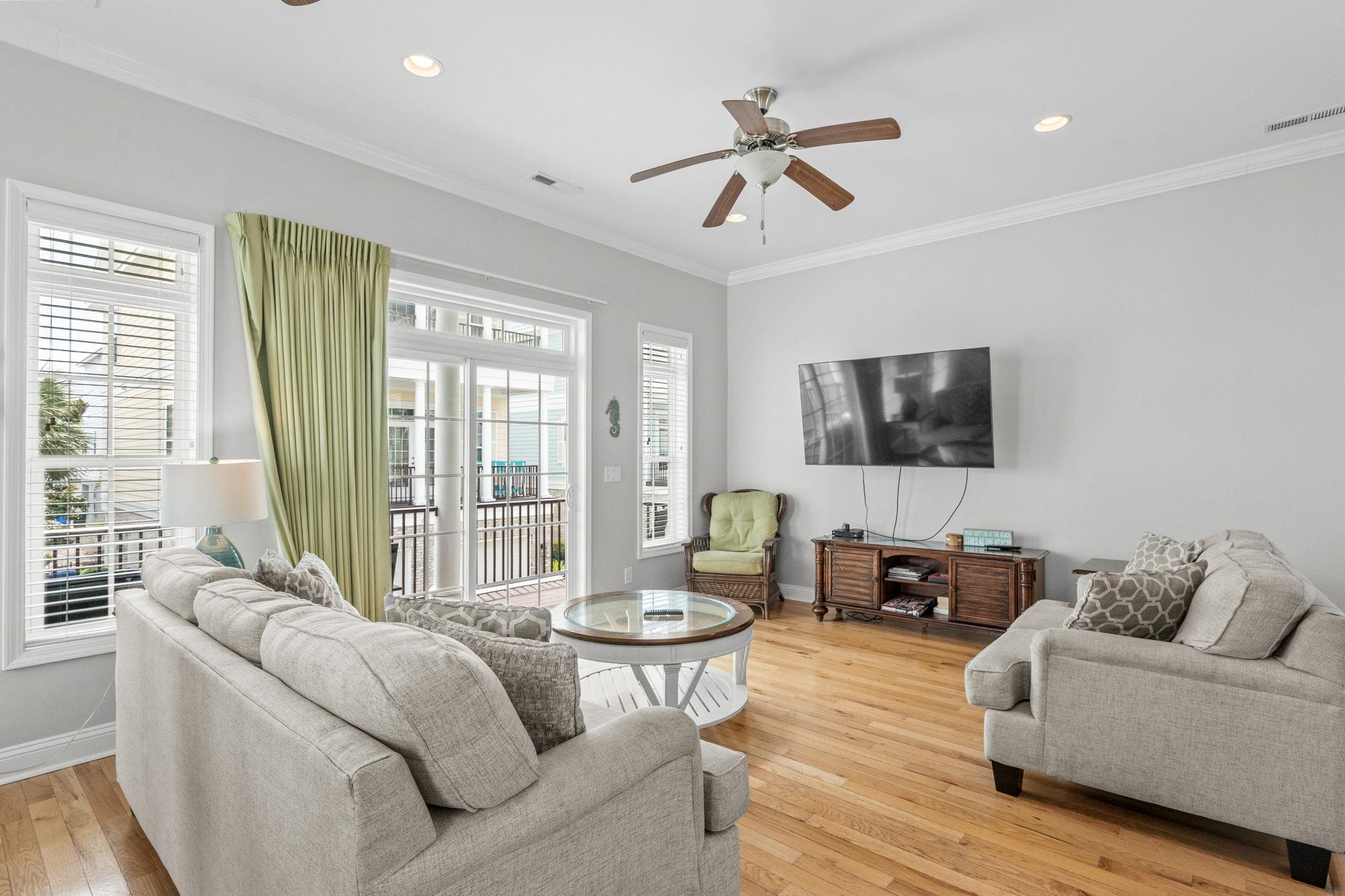 308 Shuffleboard Ct. Property Photo 10