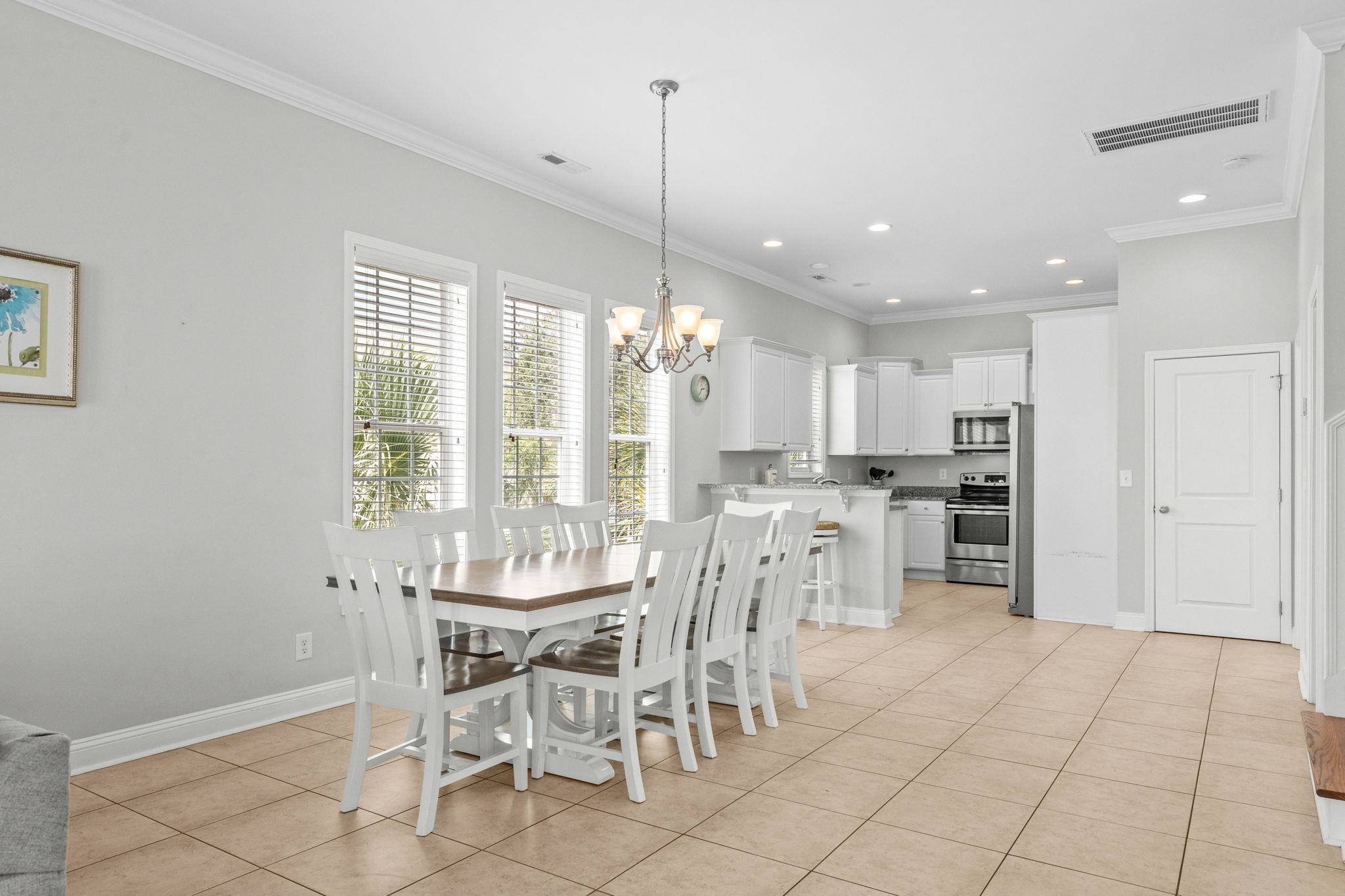 308 Shuffleboard Ct. Property Photo 17