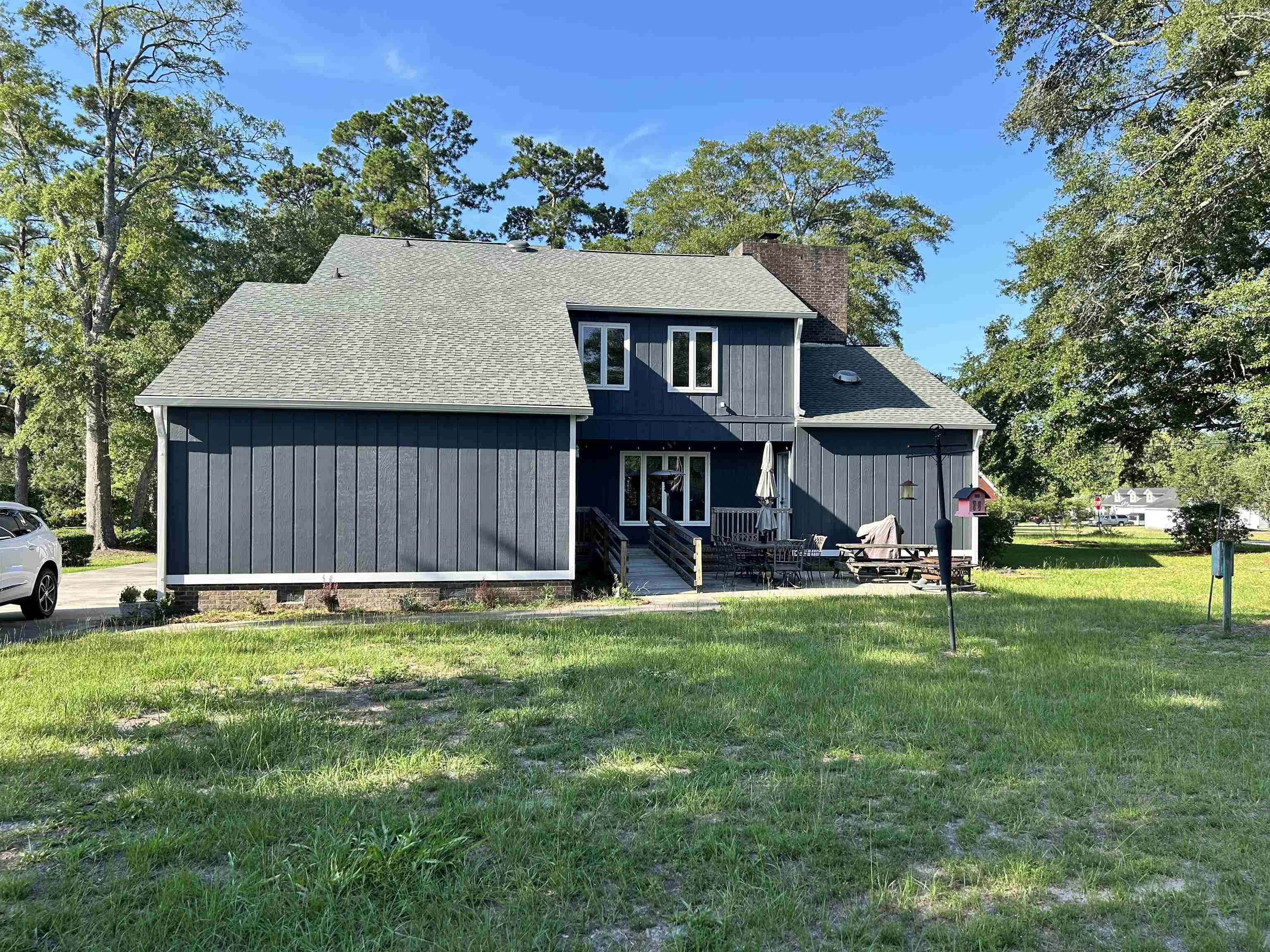 1105 Oak St. Property Photo 2