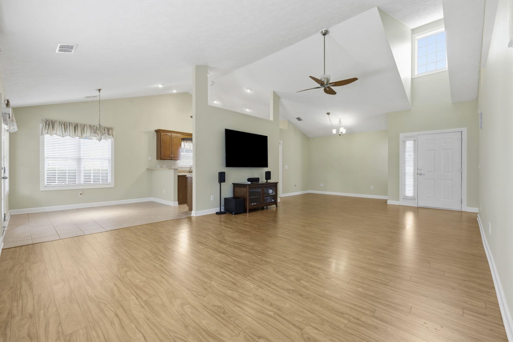 3048 Shorecrest Bay Dr. Property Photo 4