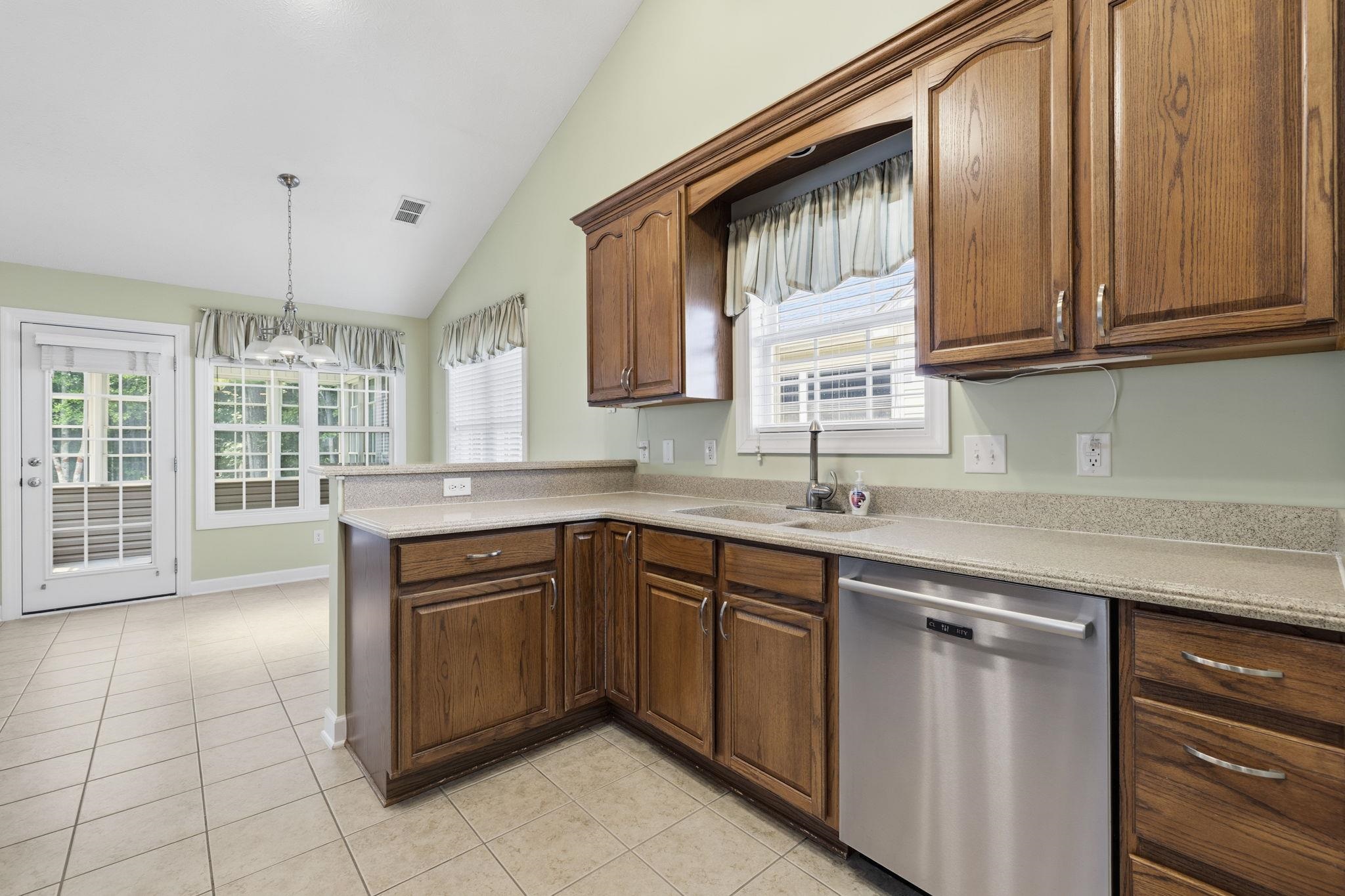 3048 Shorecrest Bay Dr. Property Photo 12