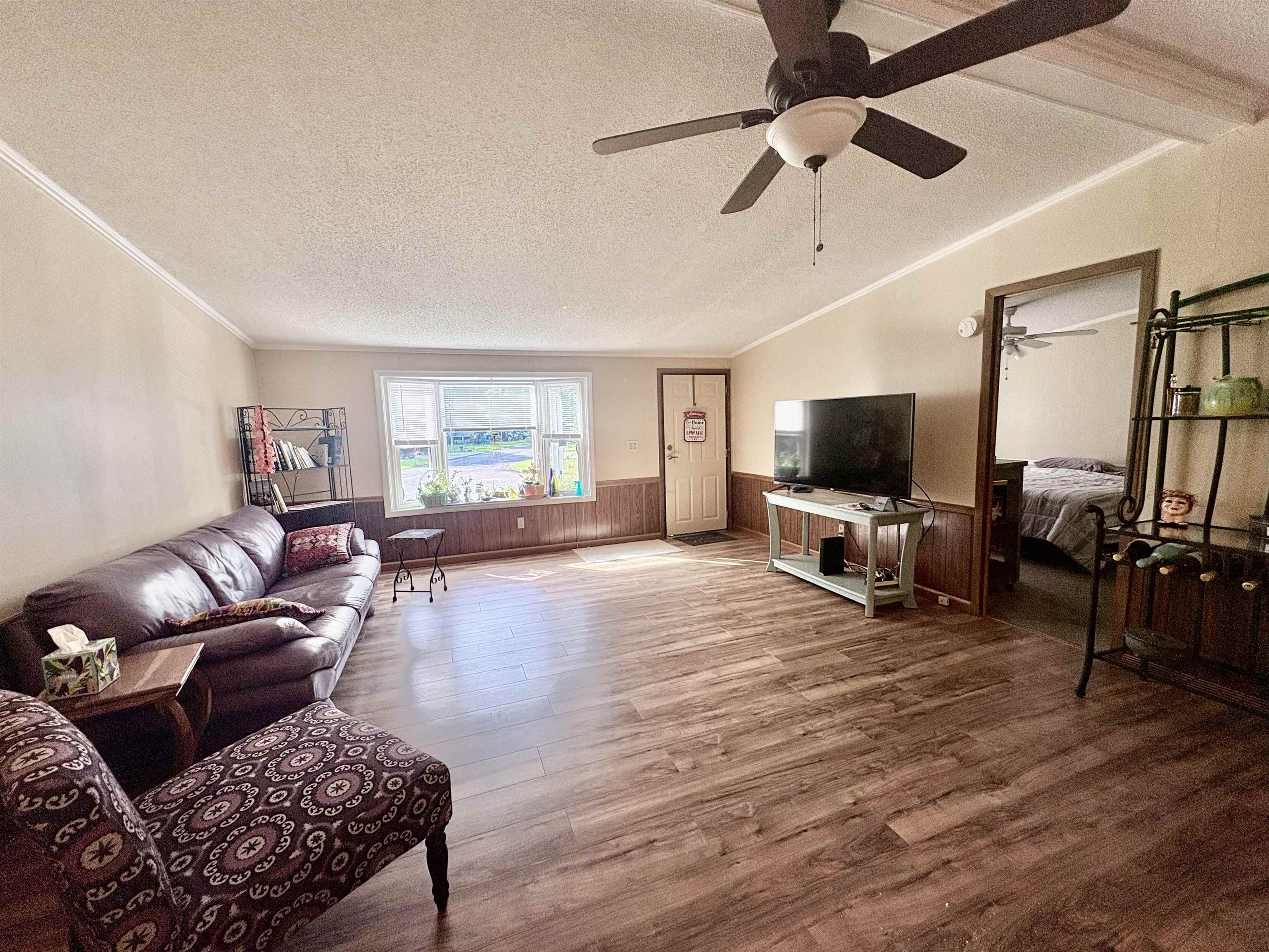 3095 Palmetto Dr. Property Photo 2