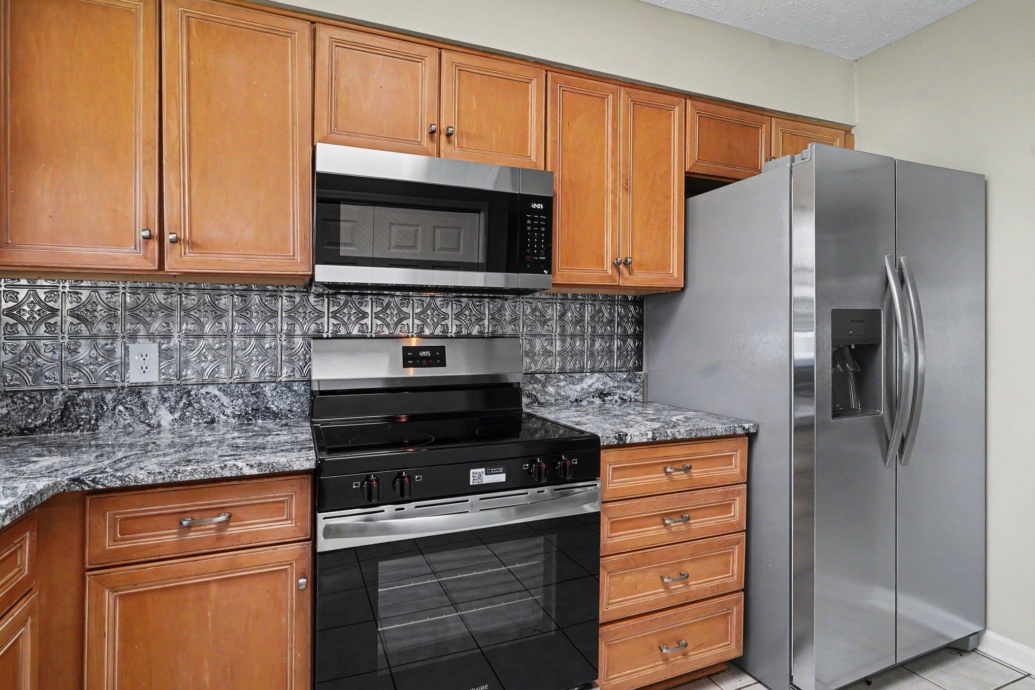 1057 Deer Run Ct. Property Photo 5