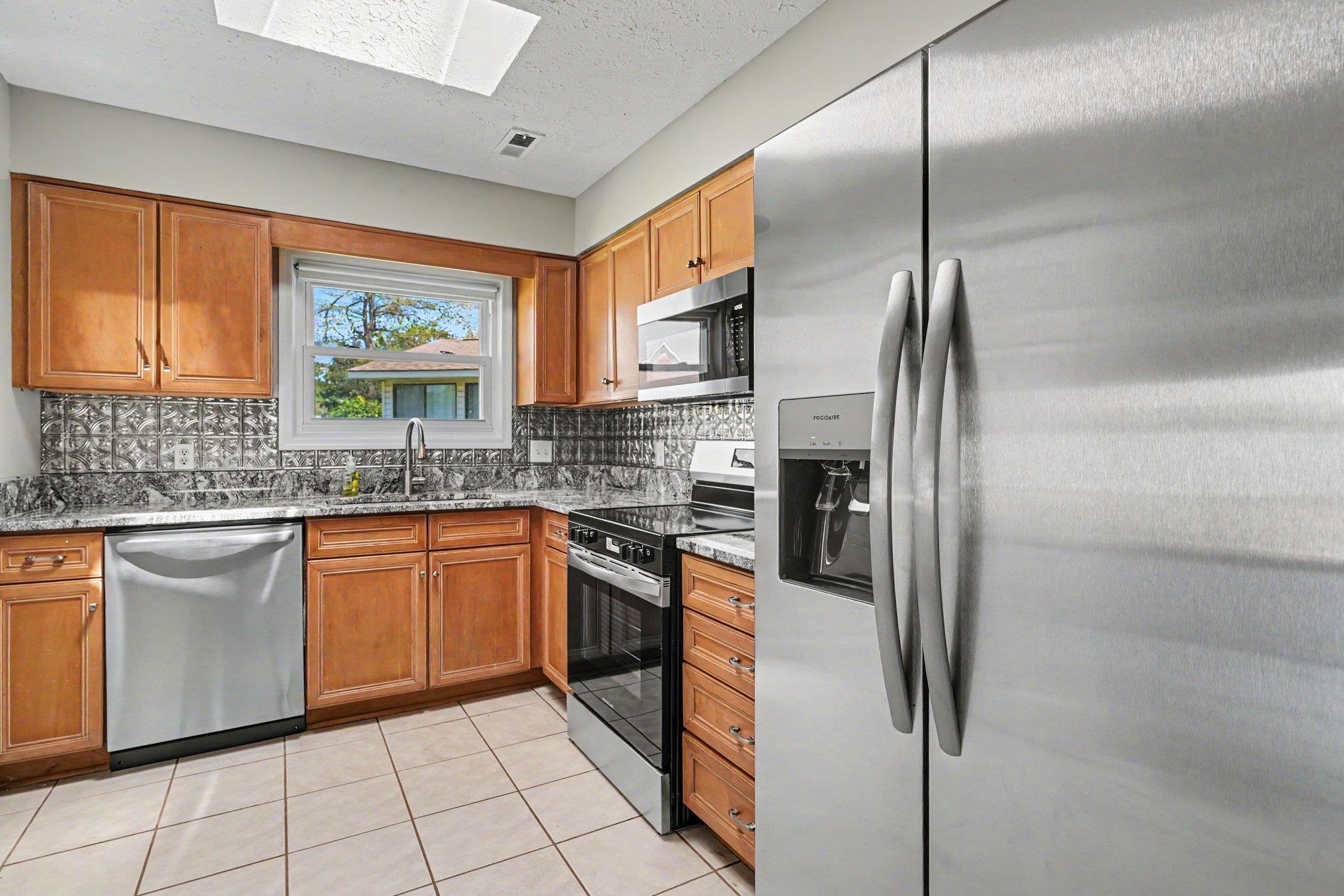 1057 Deer Run Ct. Property Photo 6