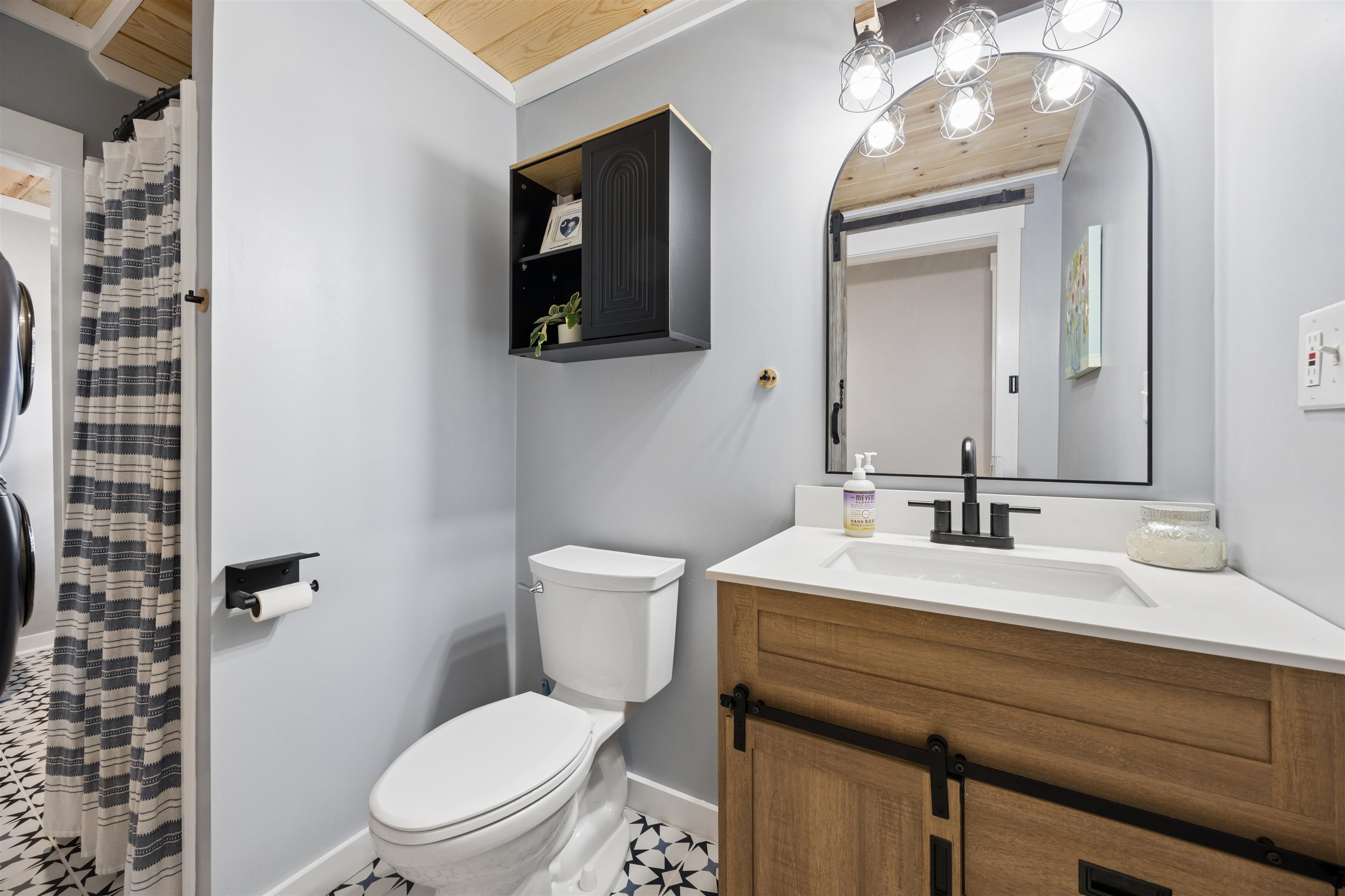1818 Kingfisher Dr. Property Photo 21
