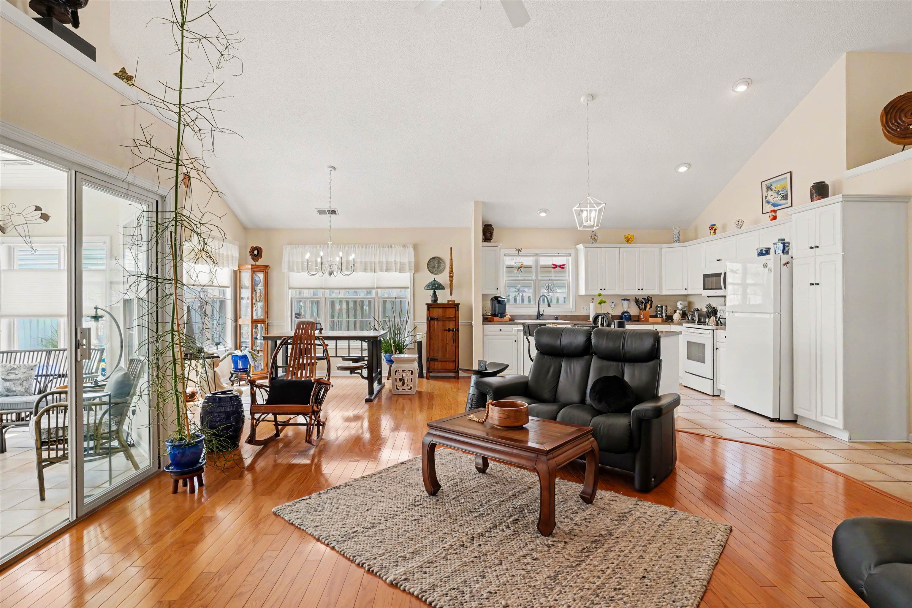 1827 Windmere Way Property Photo 4