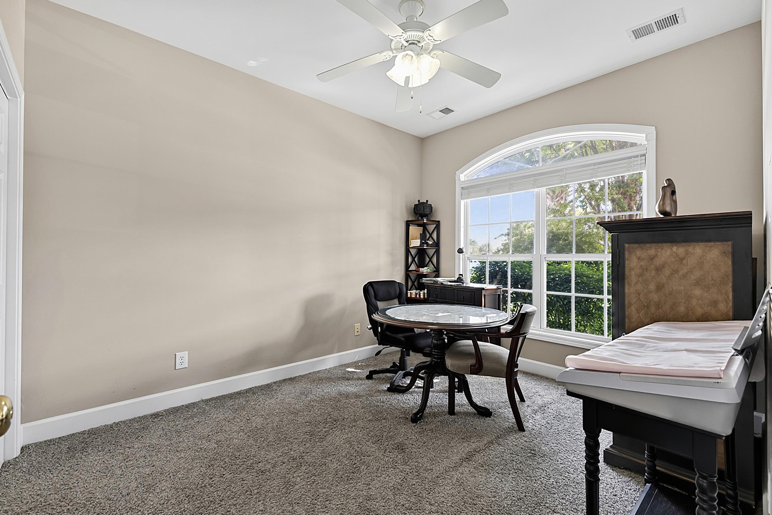 284 Viareggio Rd. Property Photo 10