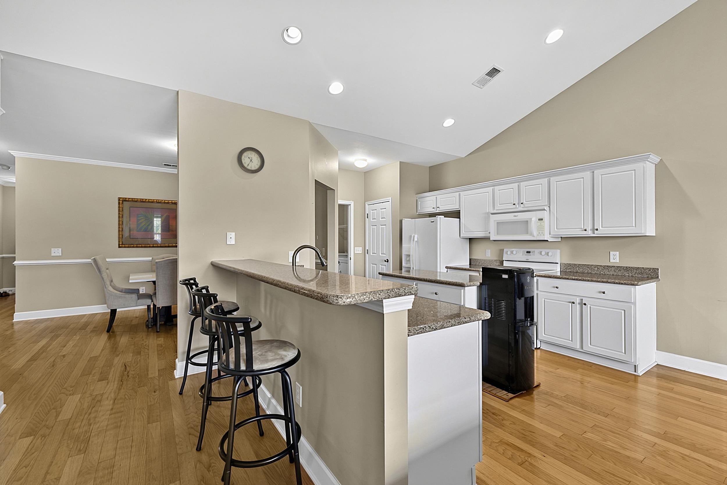 284 Viareggio Rd. Property Photo 21