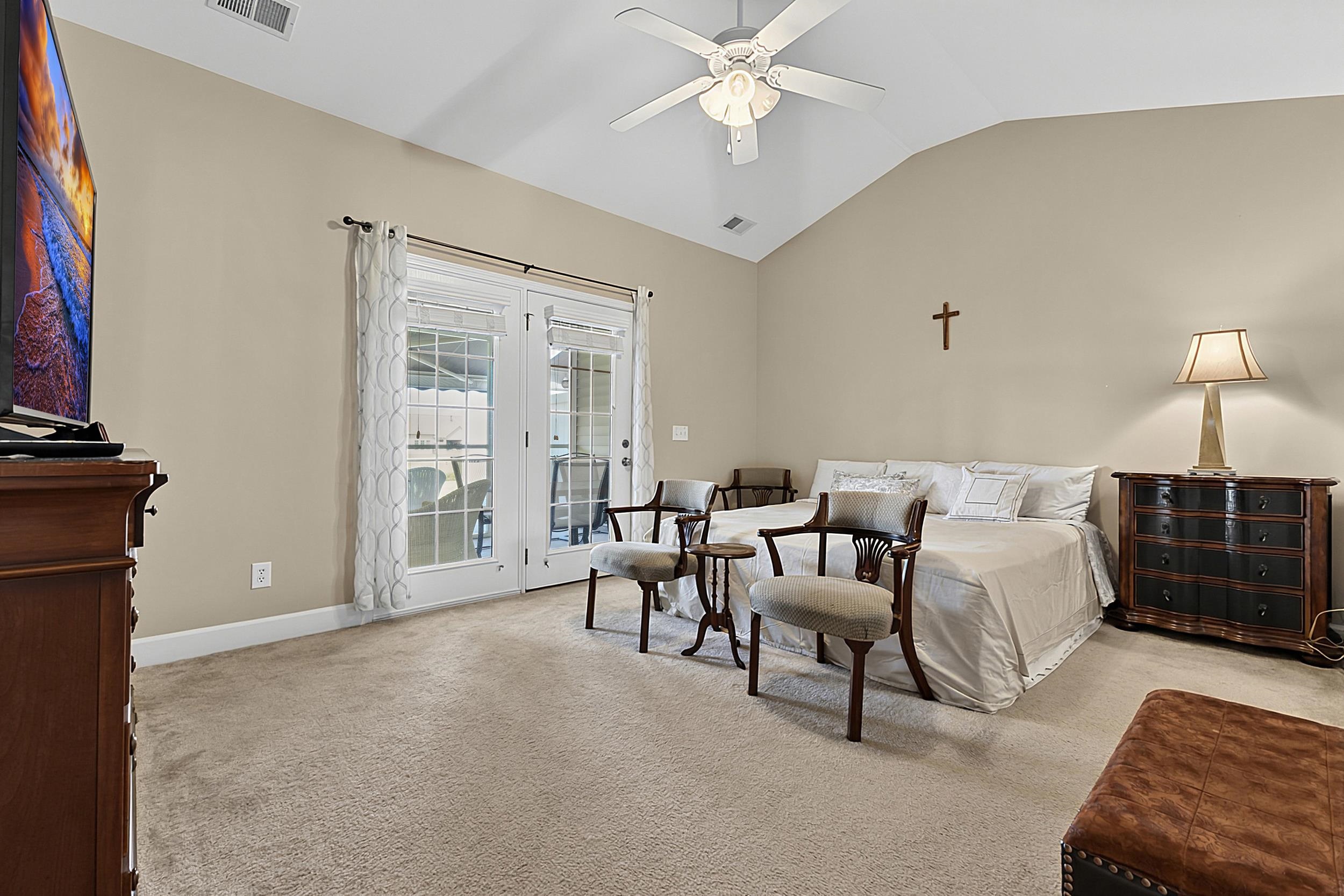 284 Viareggio Rd. Property Photo 32