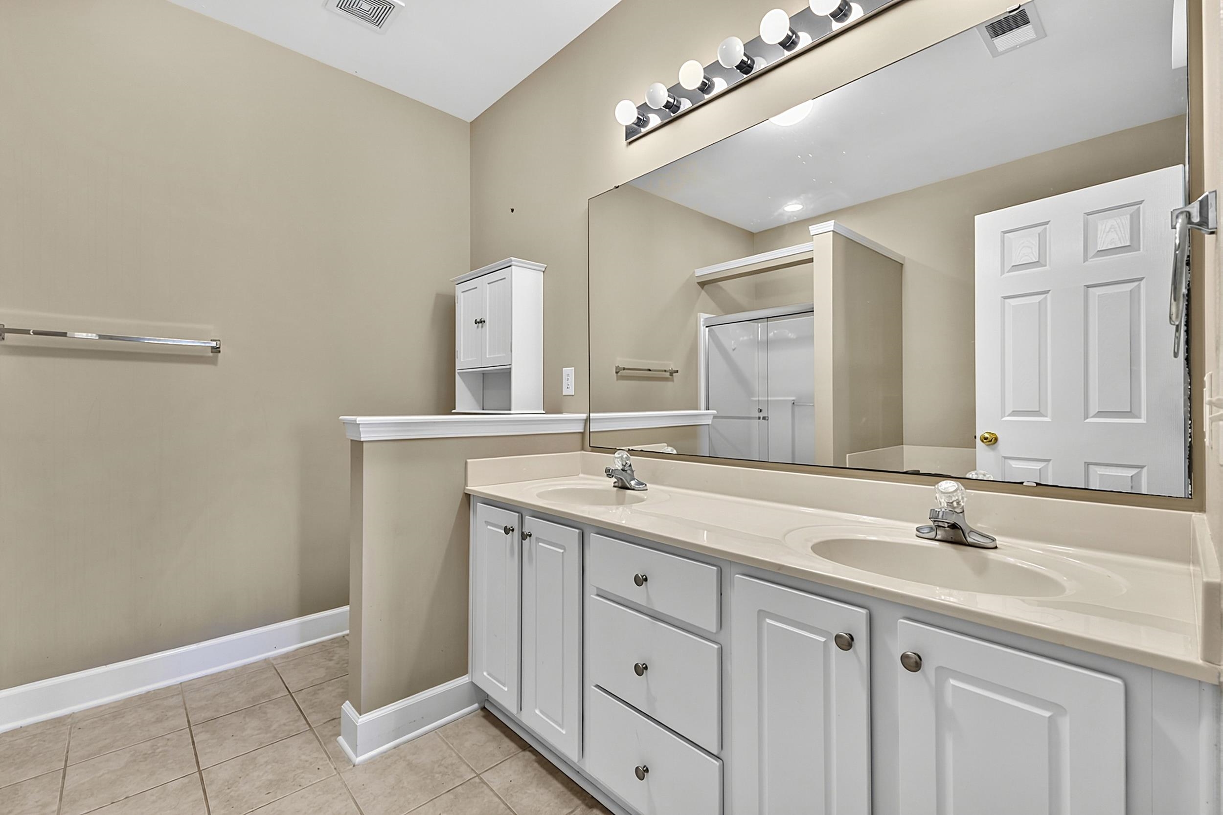 284 Viareggio Rd. Property Photo 36