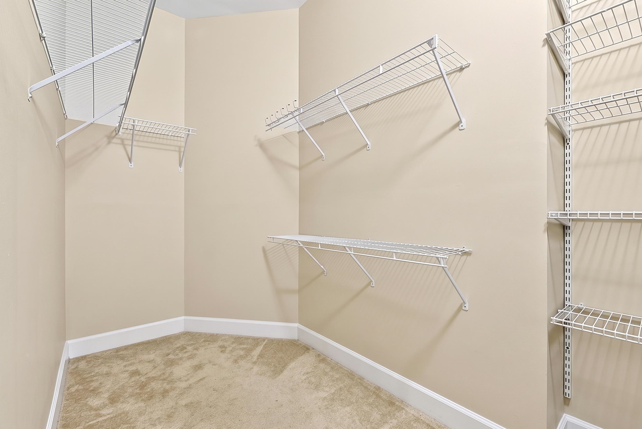 284 Viareggio Rd. Property Photo 40
