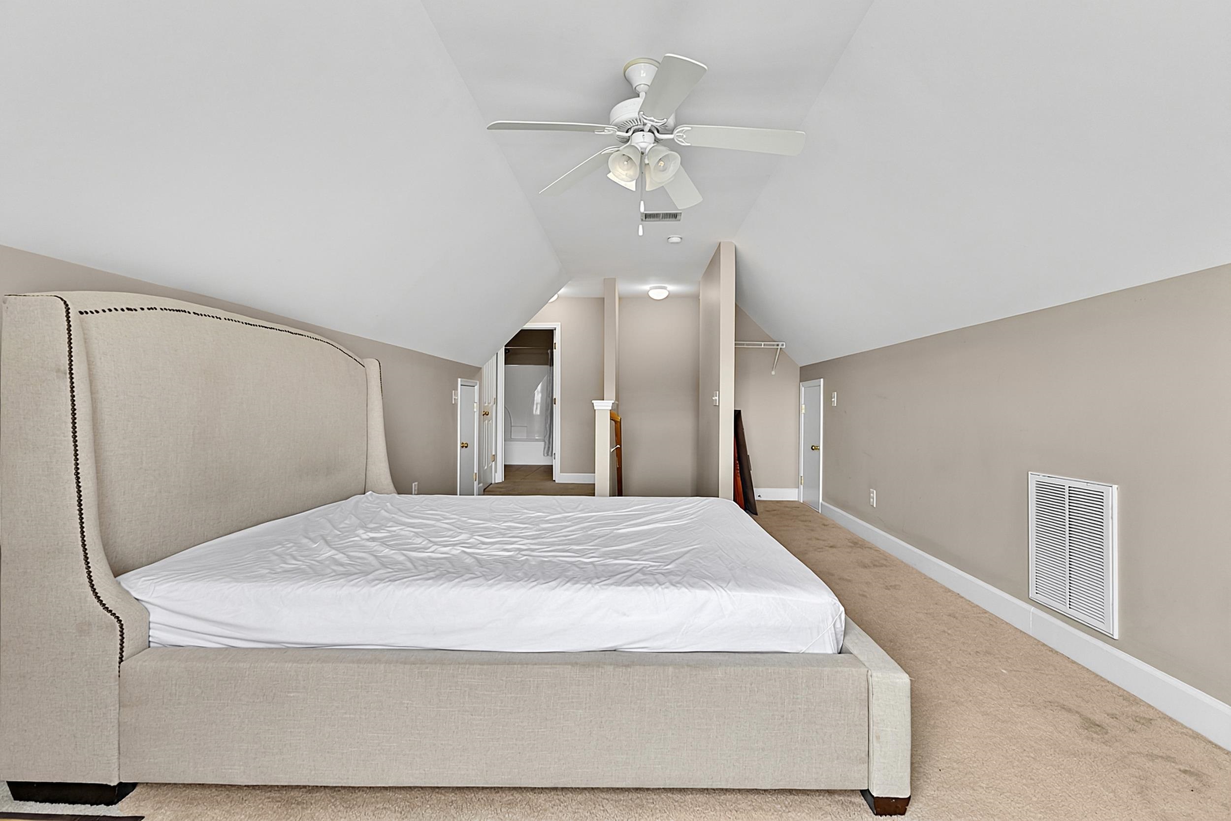 284 Viareggio Rd. Property Photo 42