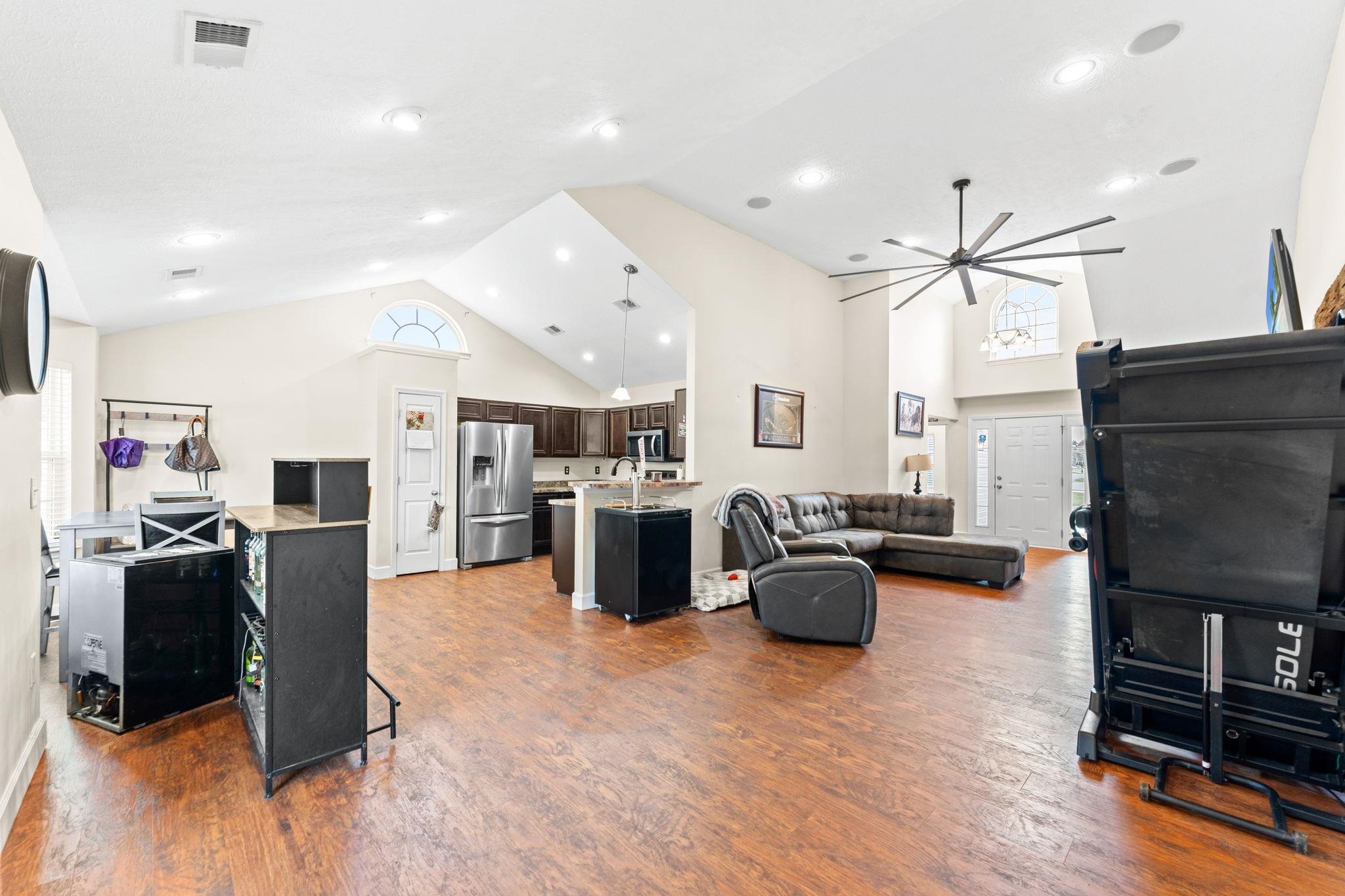 475 Irees Way Property Photo 5