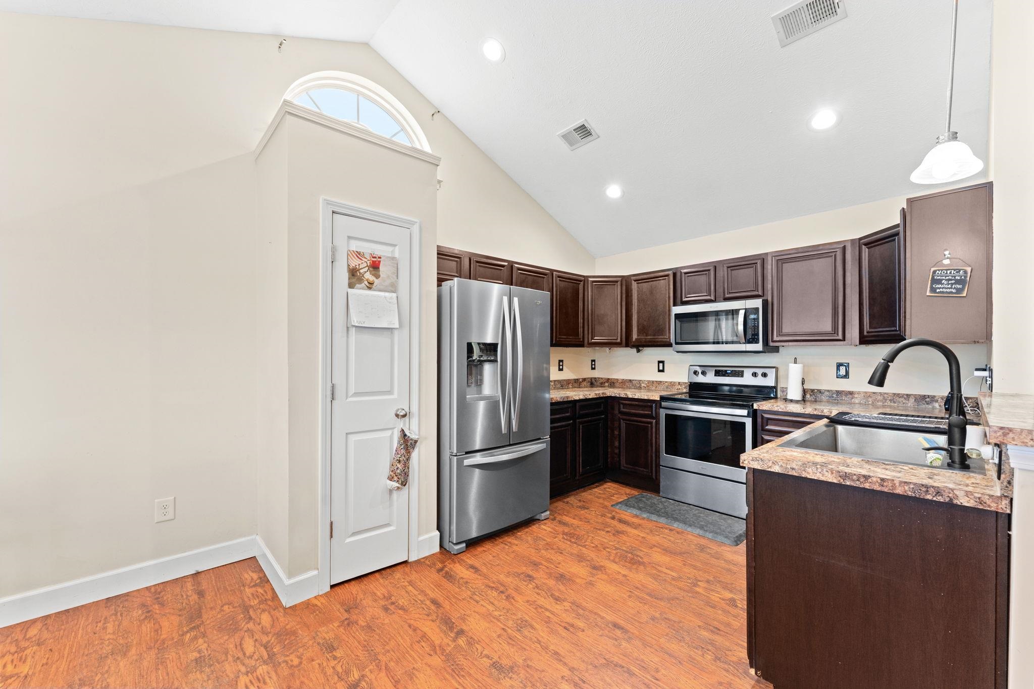 475 Irees Way Property Photo 10