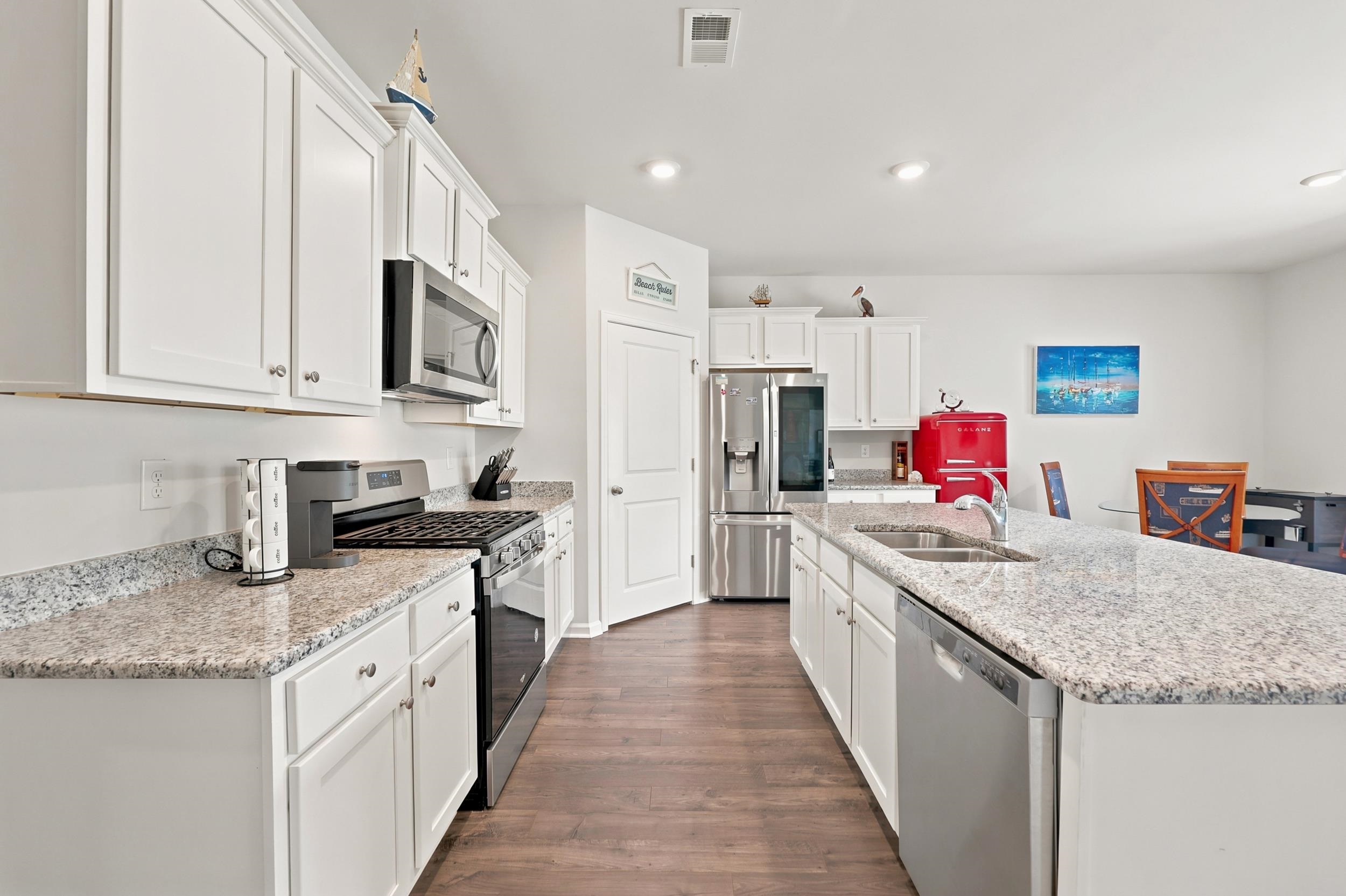 2556 Orion Loop Property Photo 2