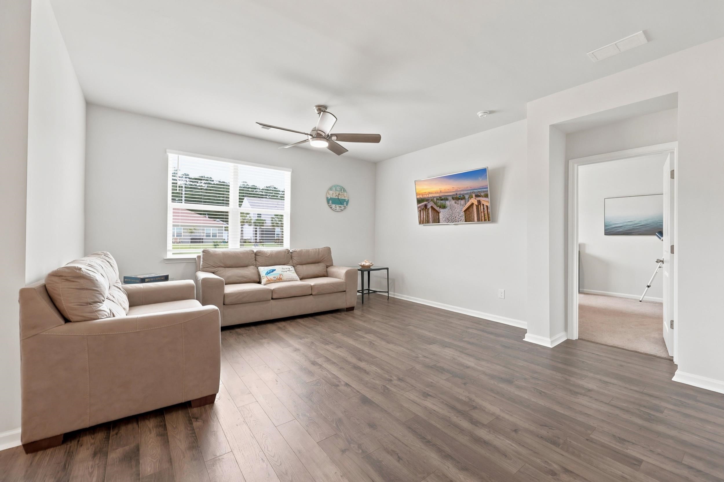 2556 Orion Loop Property Photo 6
