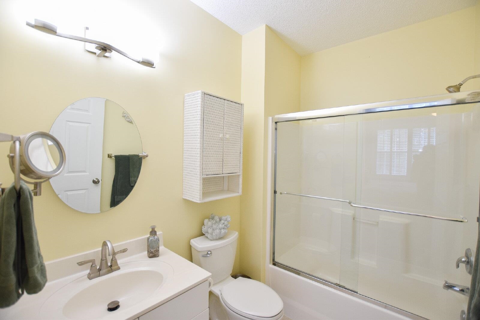 5825 Catalina Dr. Property Photo 11