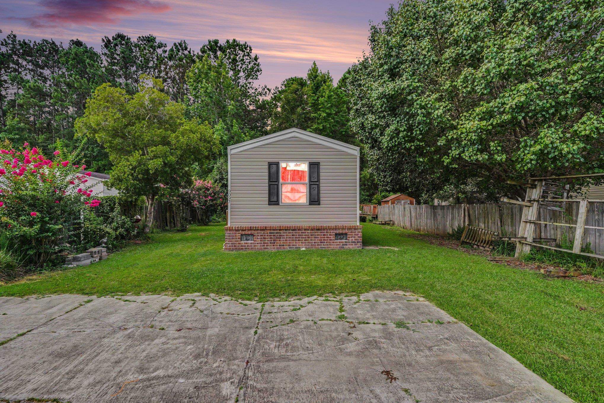 9097 Baywood Circle Property Photo 1