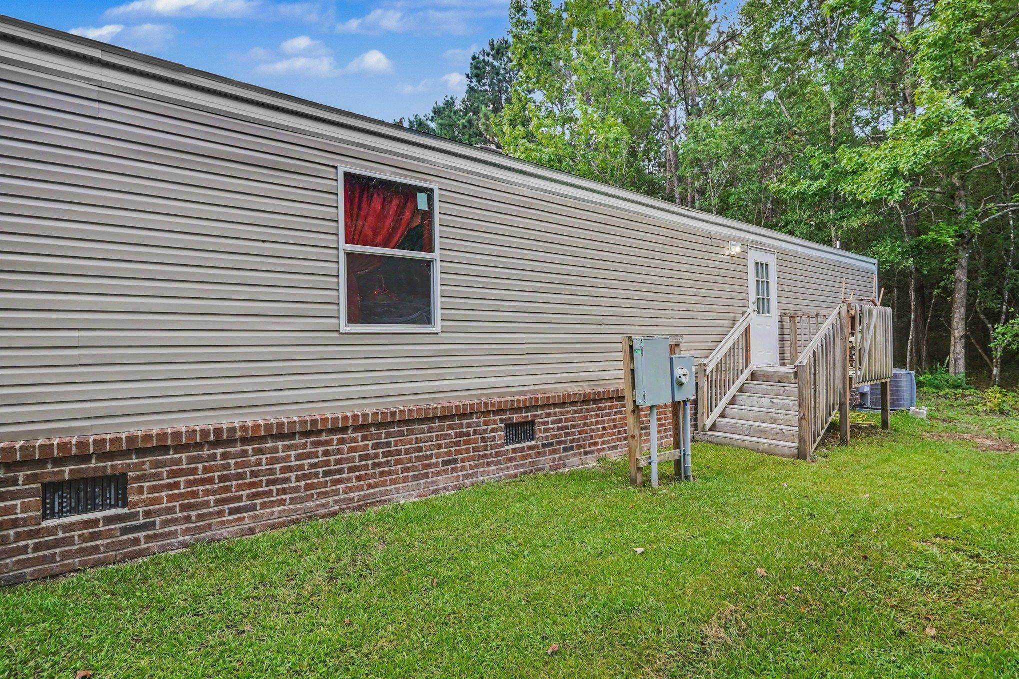 9097 Baywood Circle Property Photo 3
