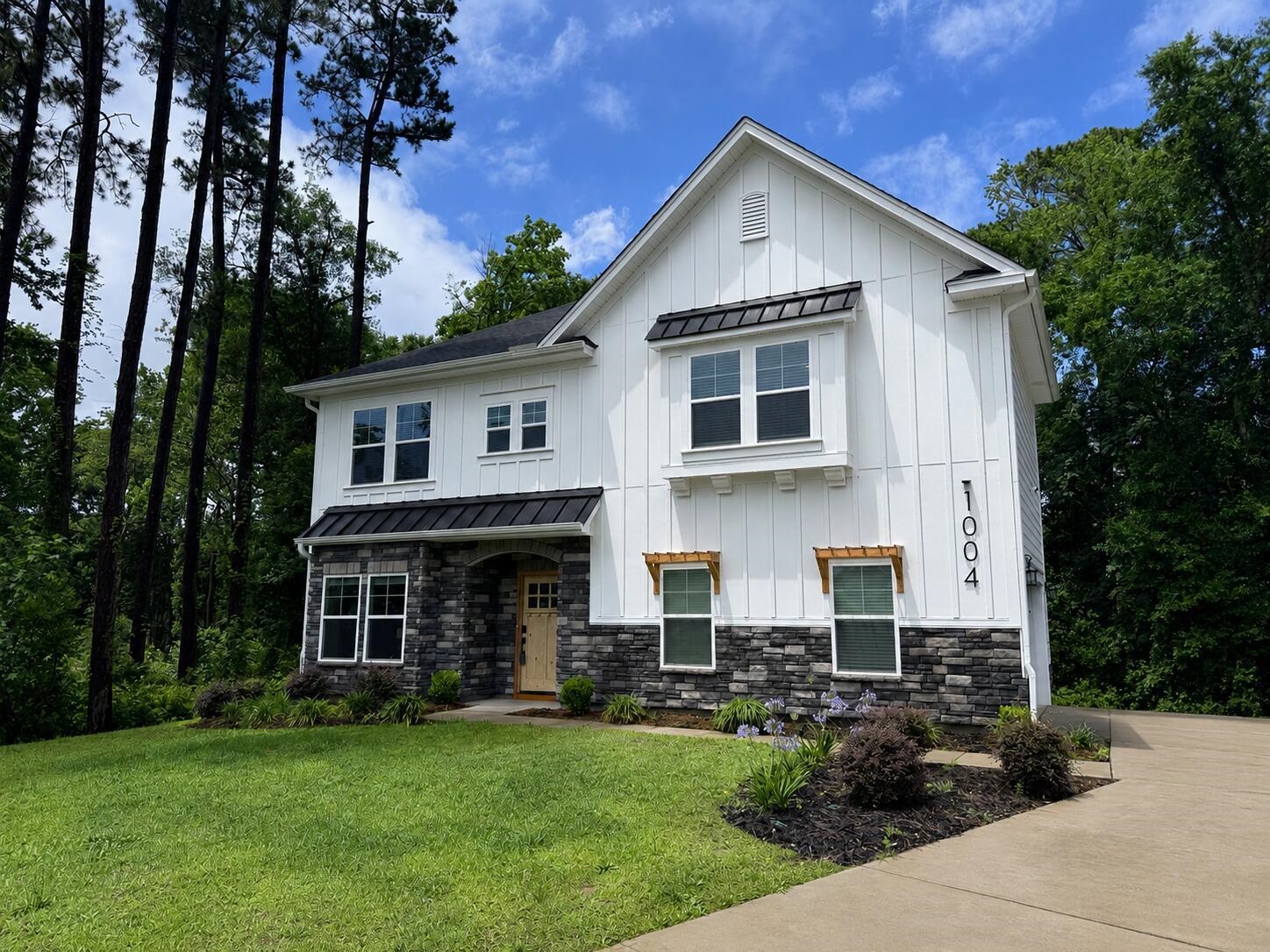 1004 Maccoa Dr. Property Photo 1