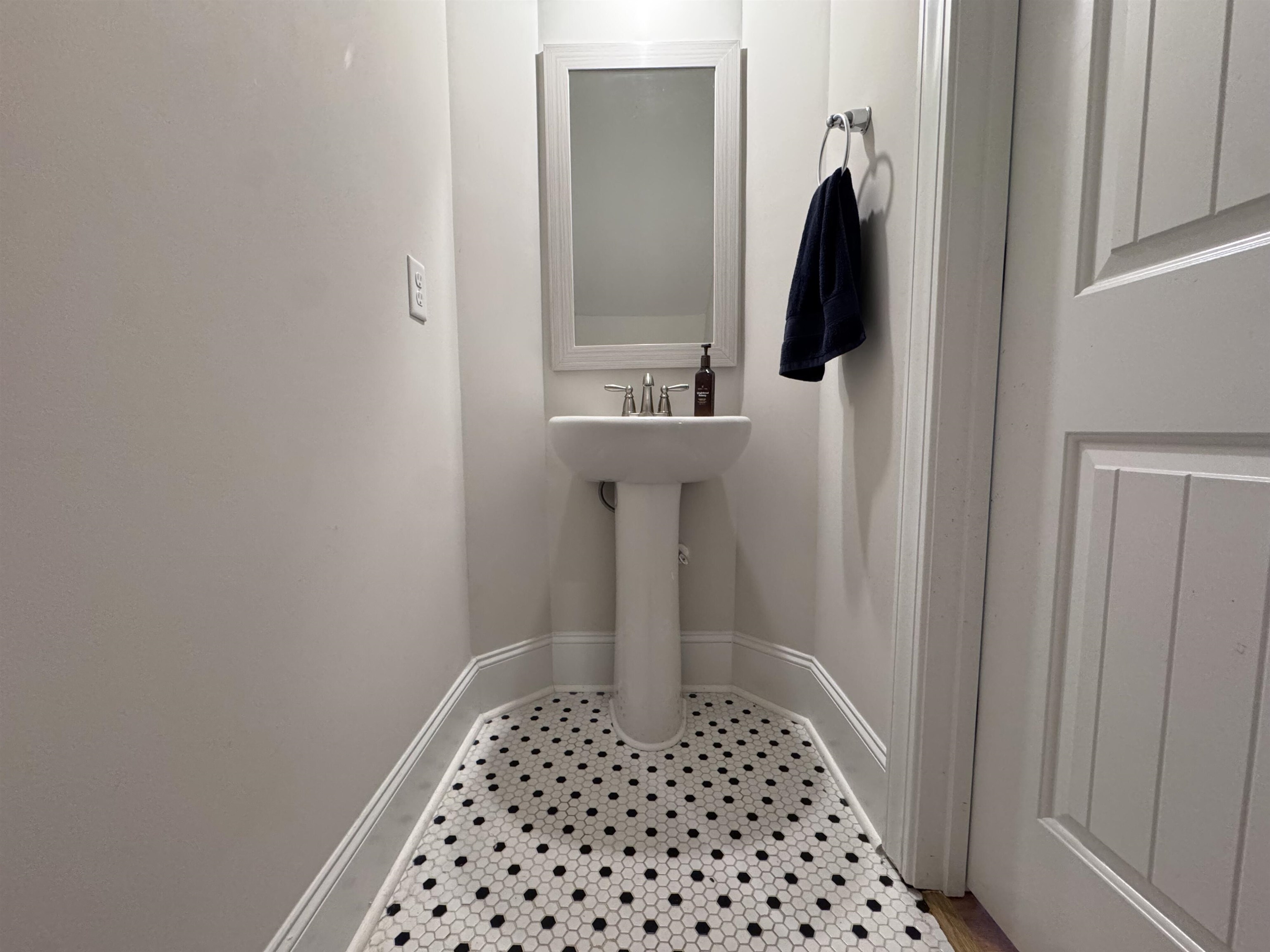 1004 Maccoa Dr. Property Photo 16