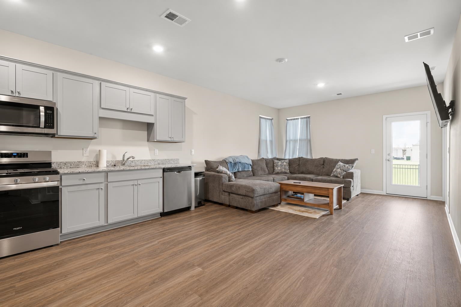 416 Bearskin Ct. Property Photo 2