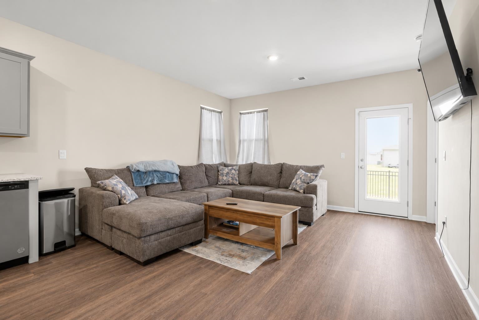 416 Bearskin Ct. Property Photo 3