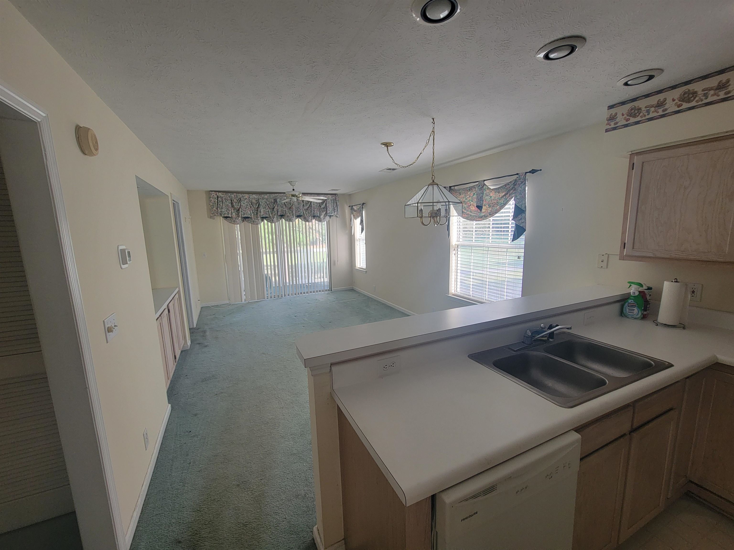 664 Tupelo Ln. Property Photo 4