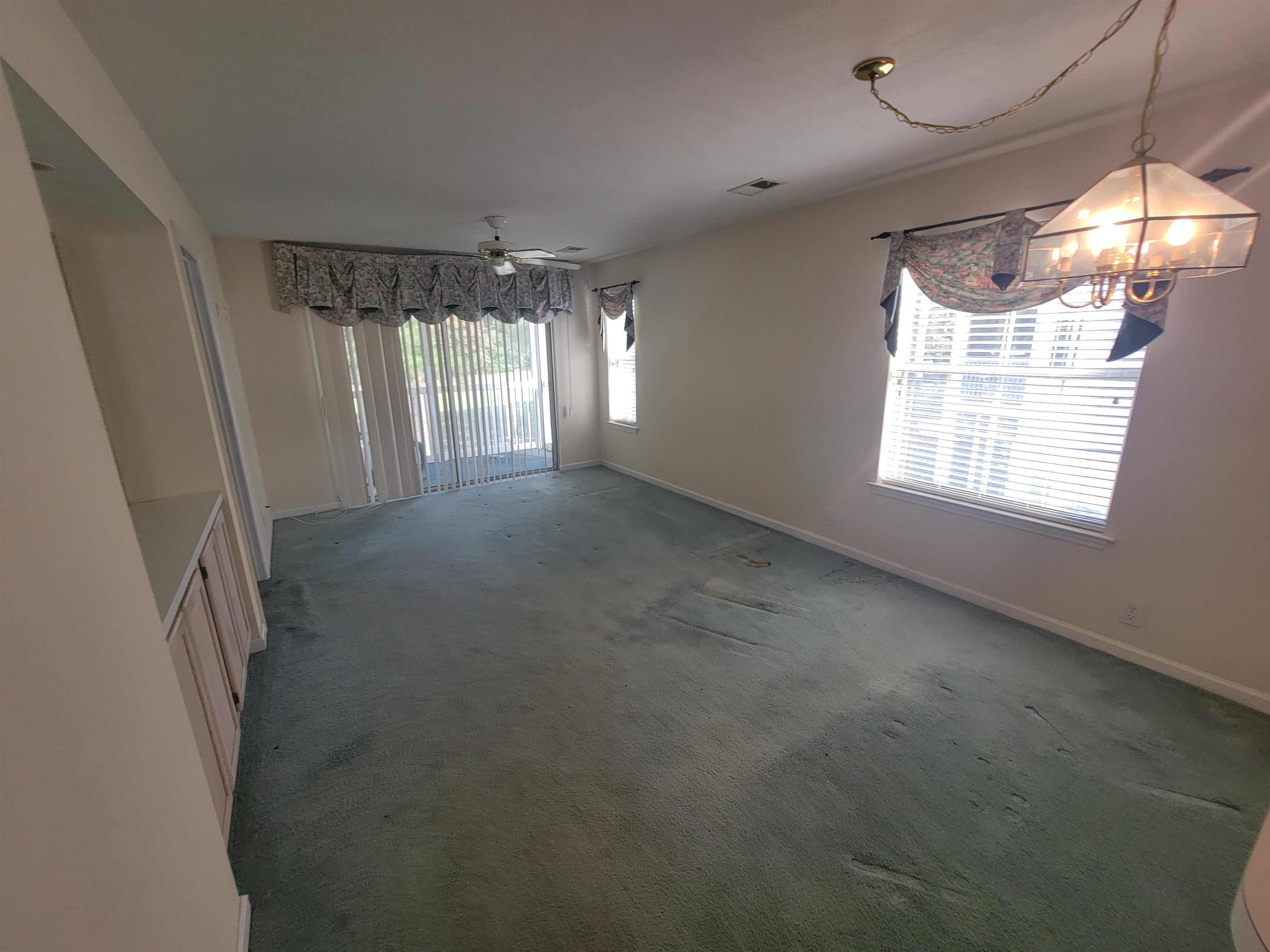 664 Tupelo Ln. Property Photo 6