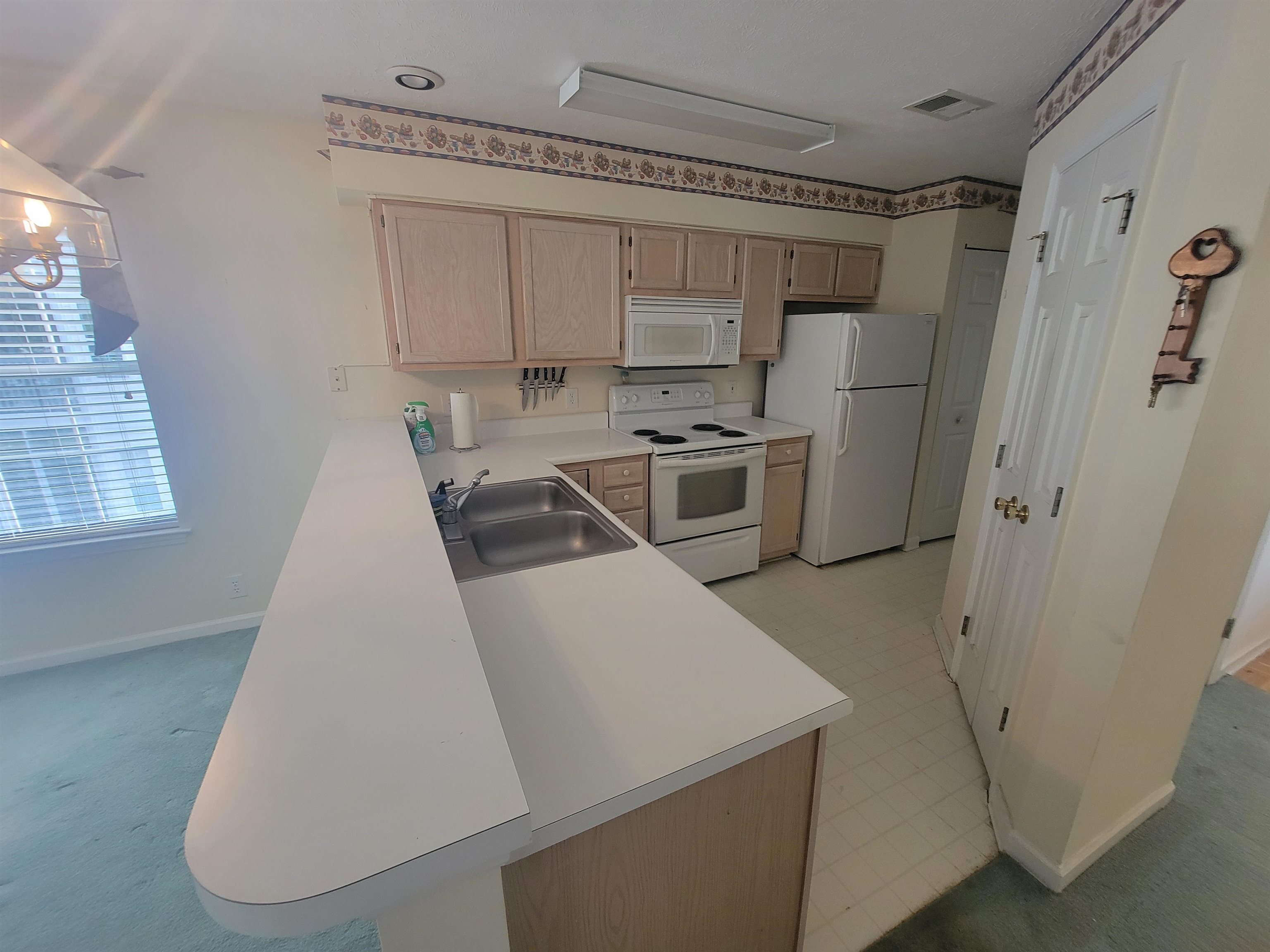 664 Tupelo Ln. Property Photo 11
