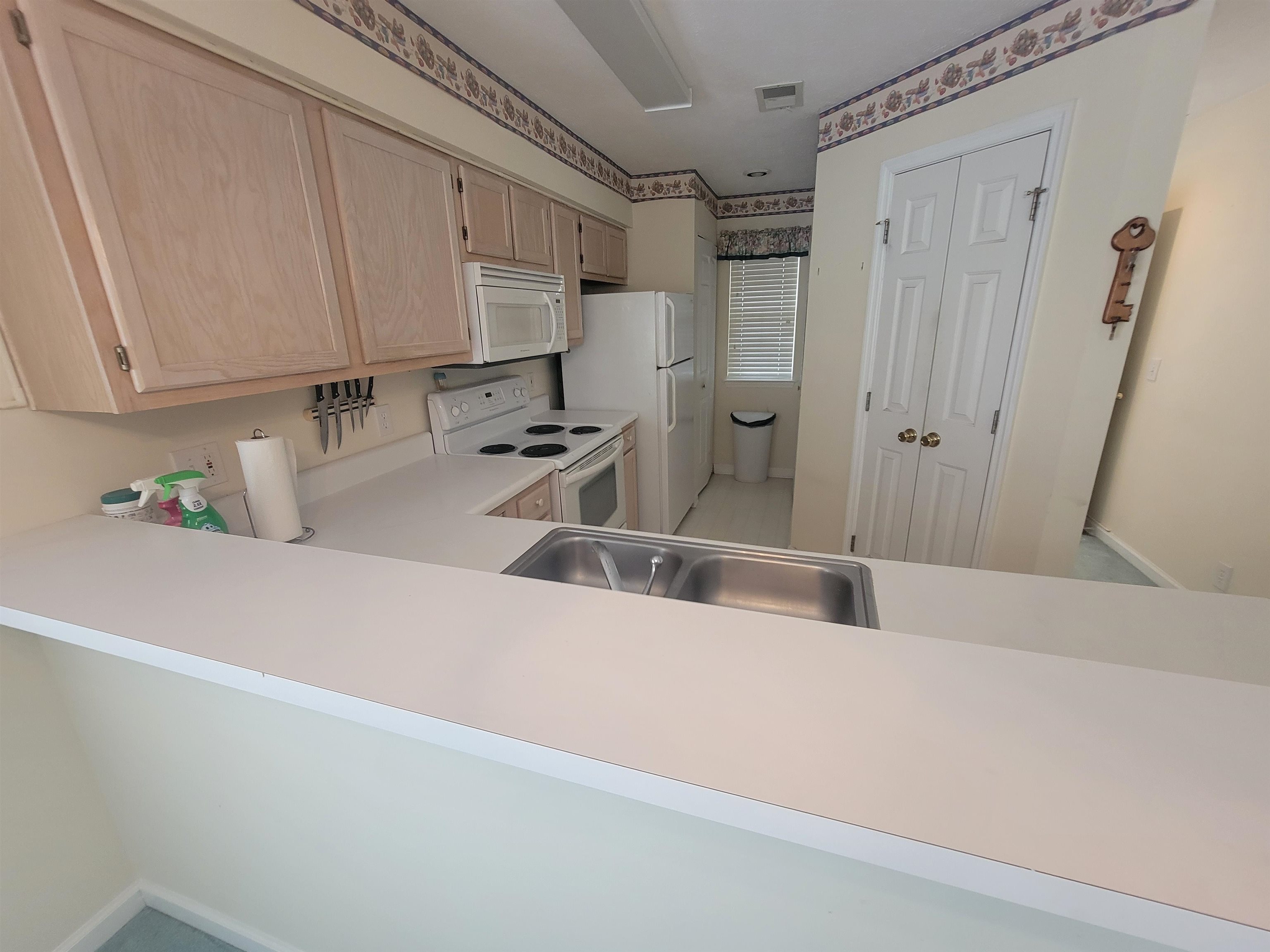 664 Tupelo Ln. Property Photo 12