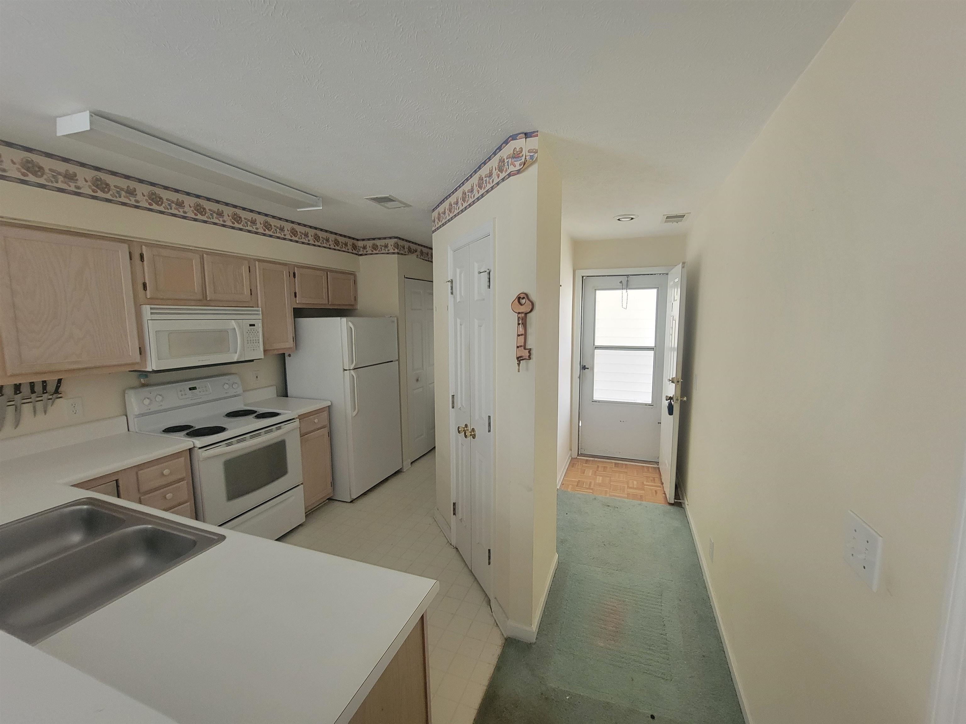 664 Tupelo Ln. Property Photo 14