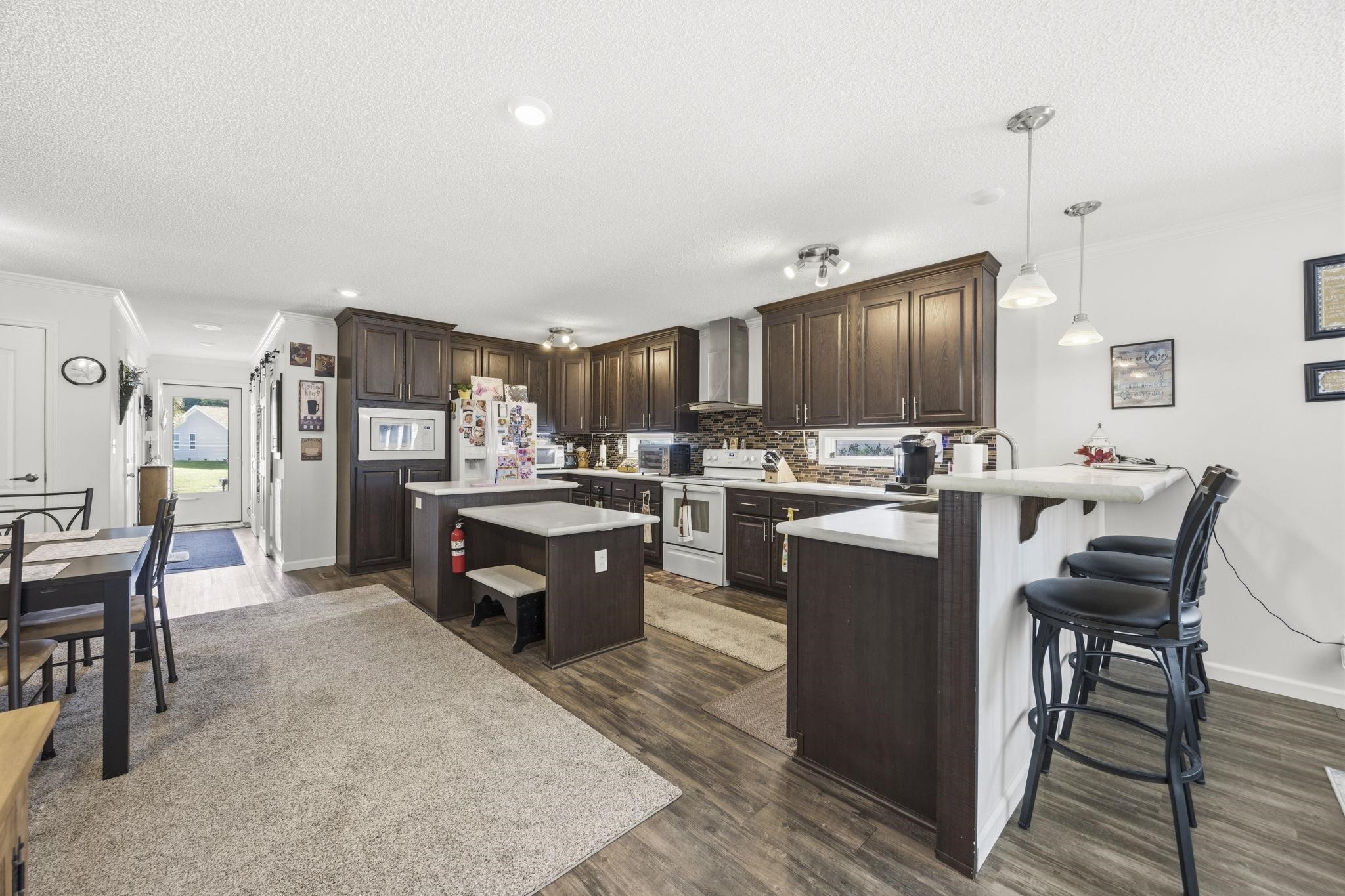 1004 Greencrest Ct. Property Photo 10