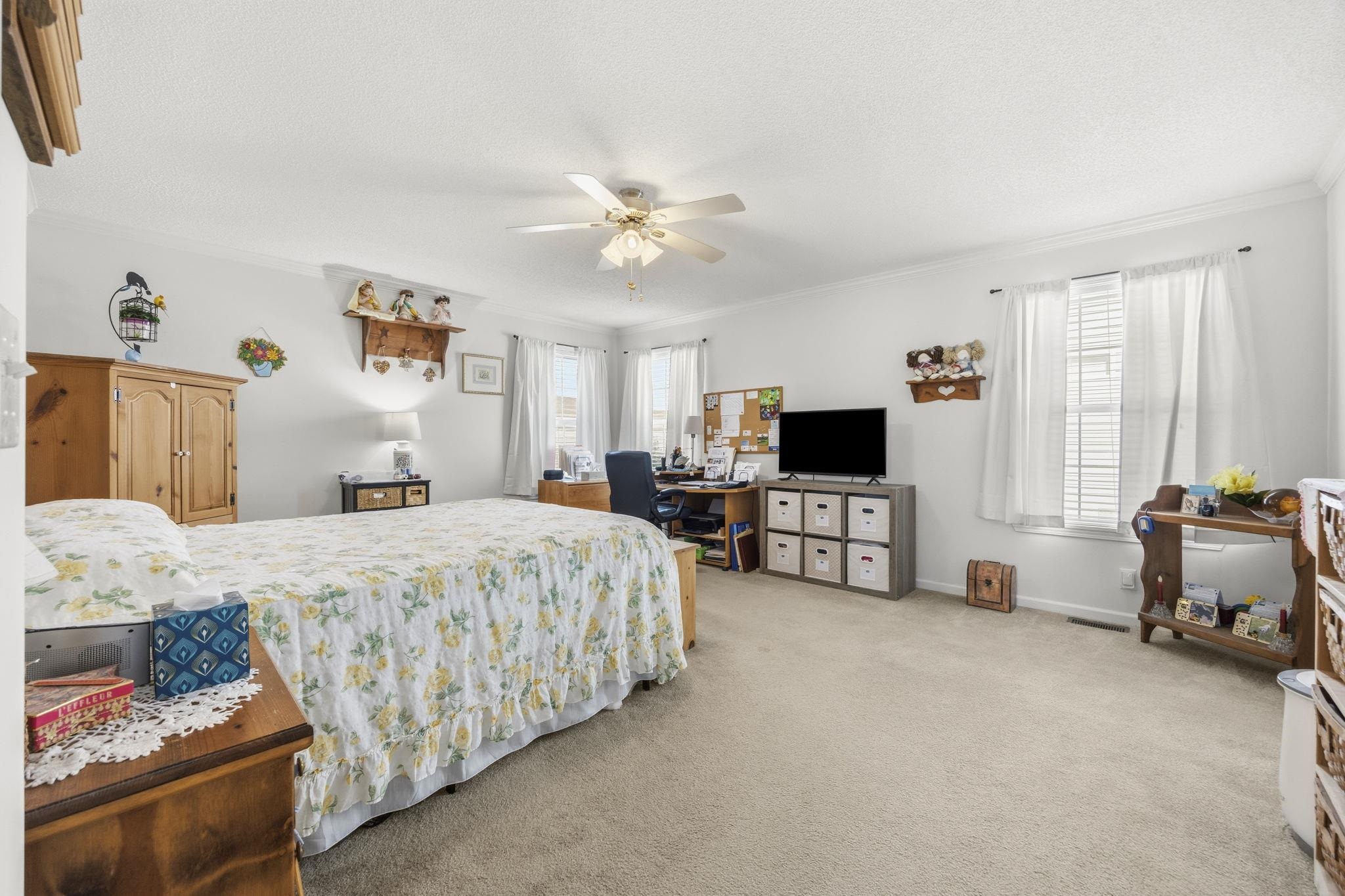 1004 Greencrest Ct. Property Photo 17