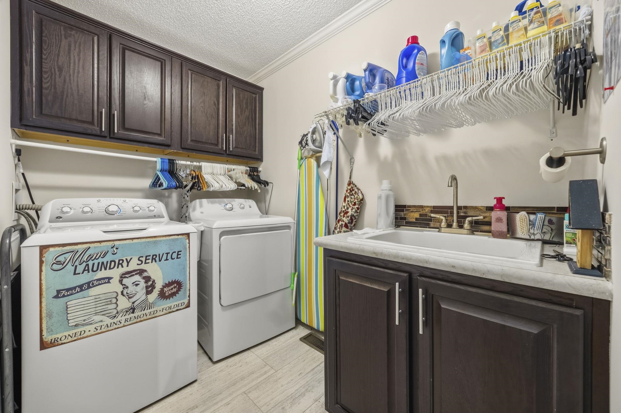 1004 Greencrest Ct. Property Photo 27