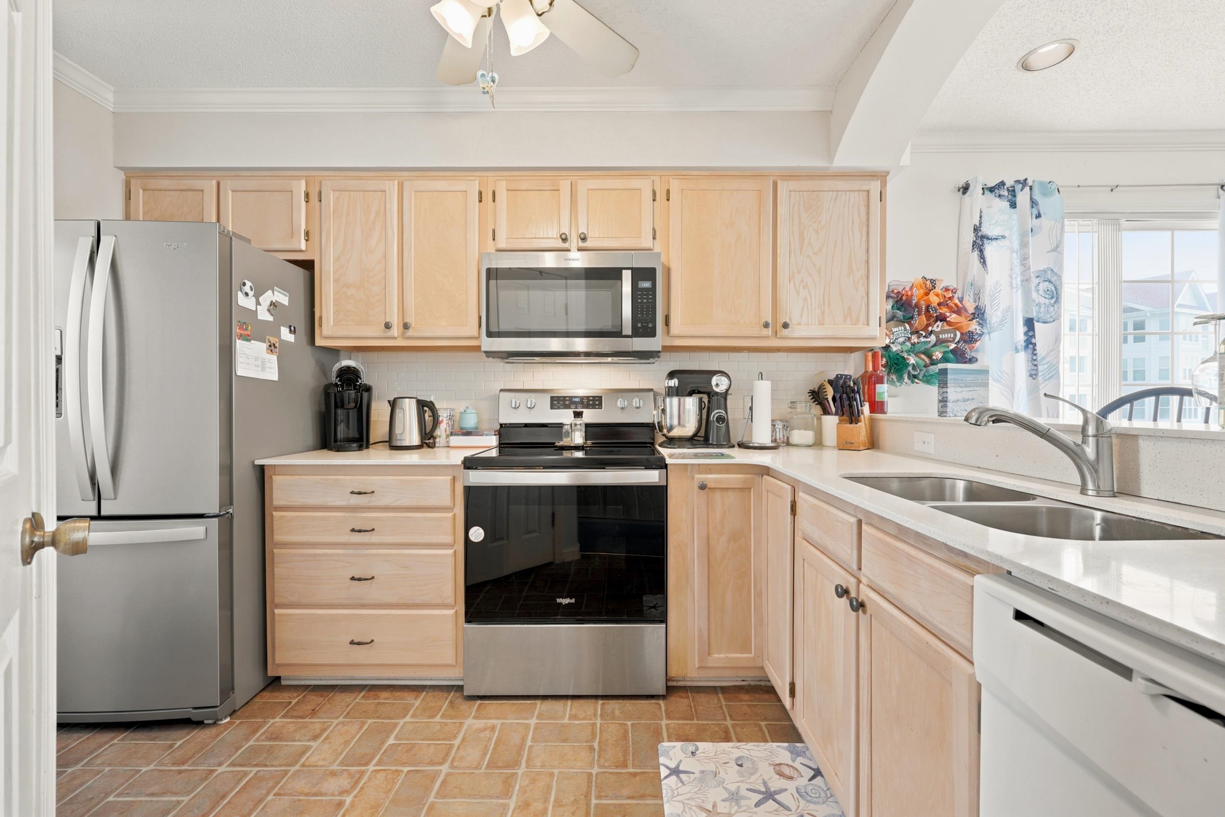 4616 Greenbriar Dr. Property Photo 10