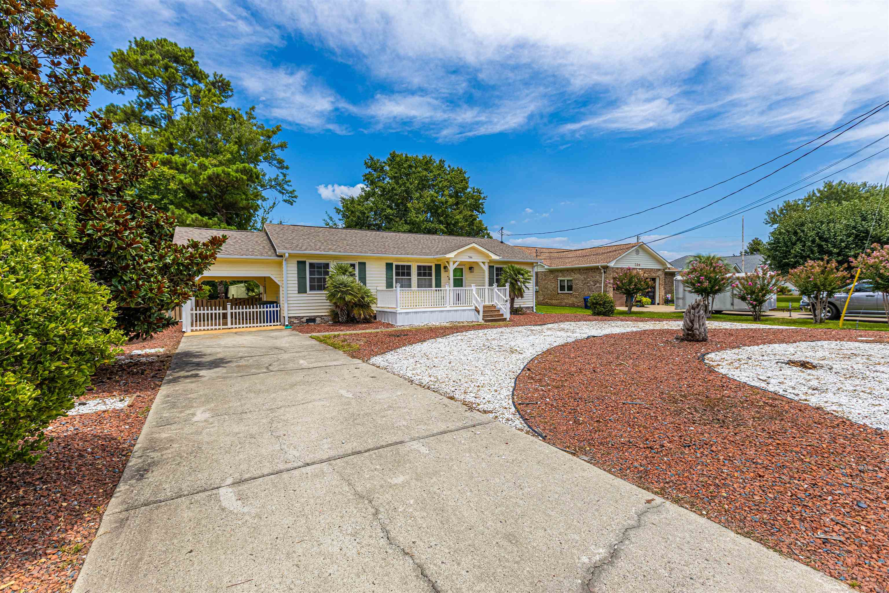 706 Thomas Ave. Property Photo 3