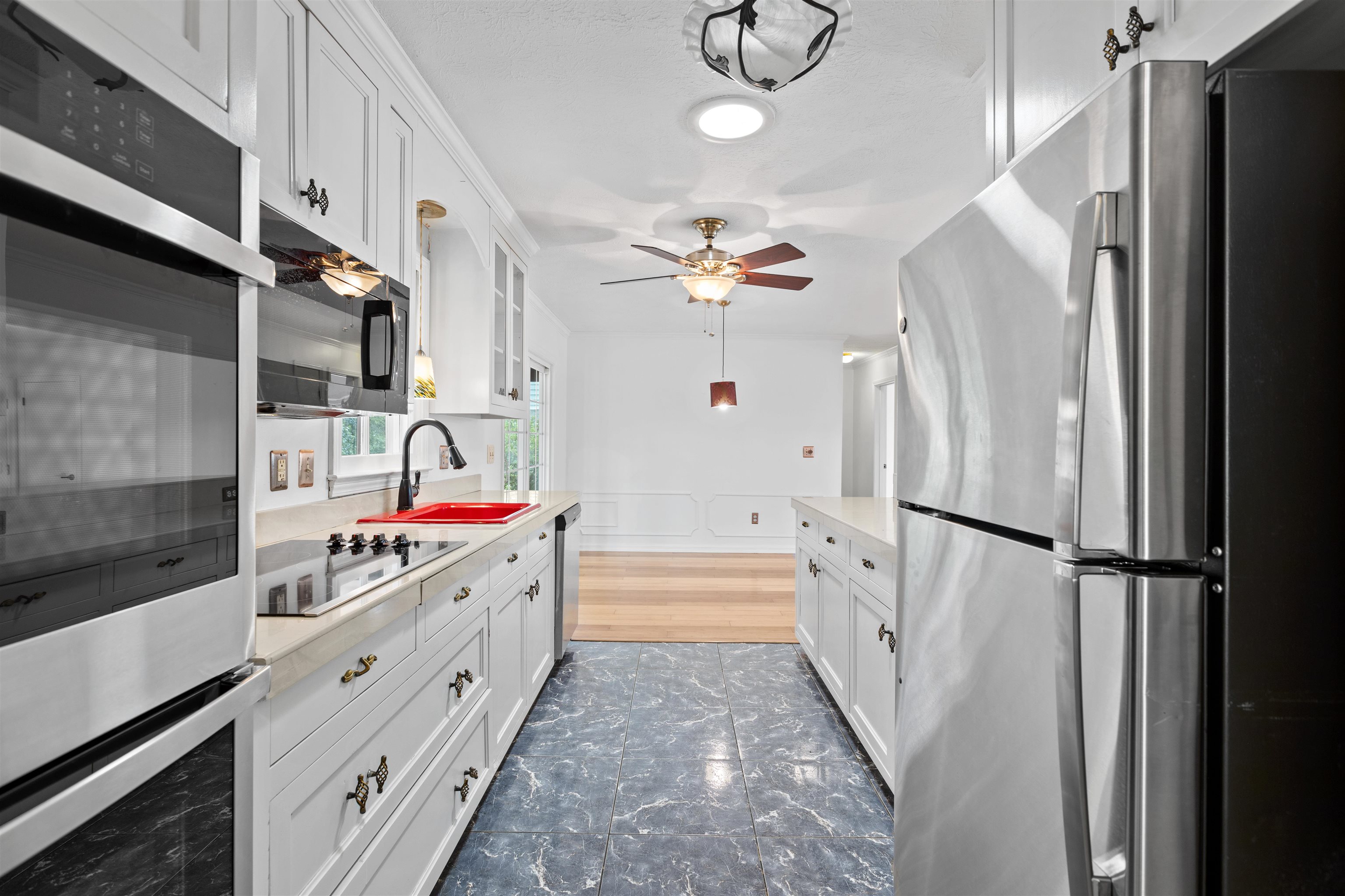 706 Thomas Ave. Property Photo 11