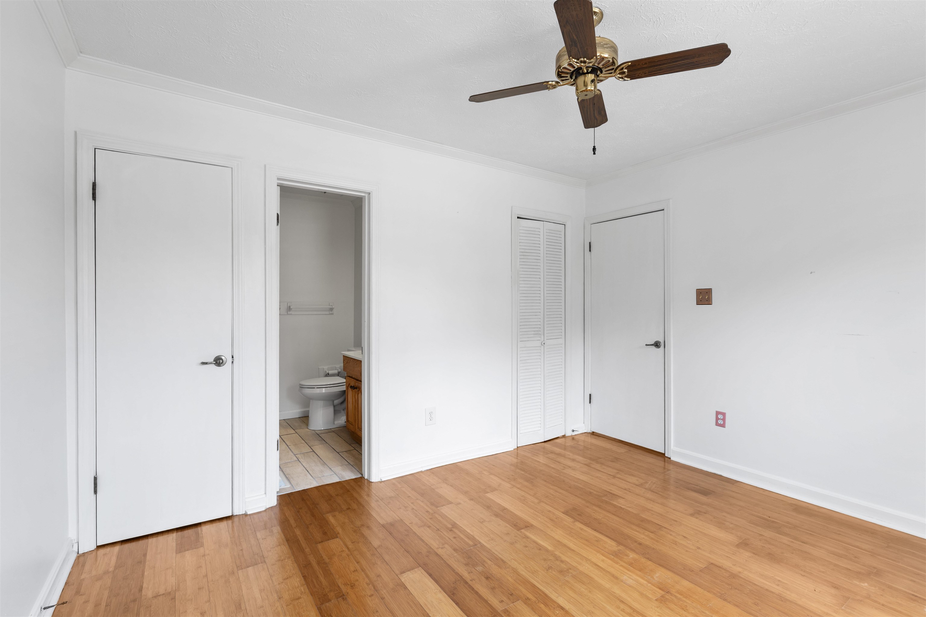 706 Thomas Ave. Property Photo 13