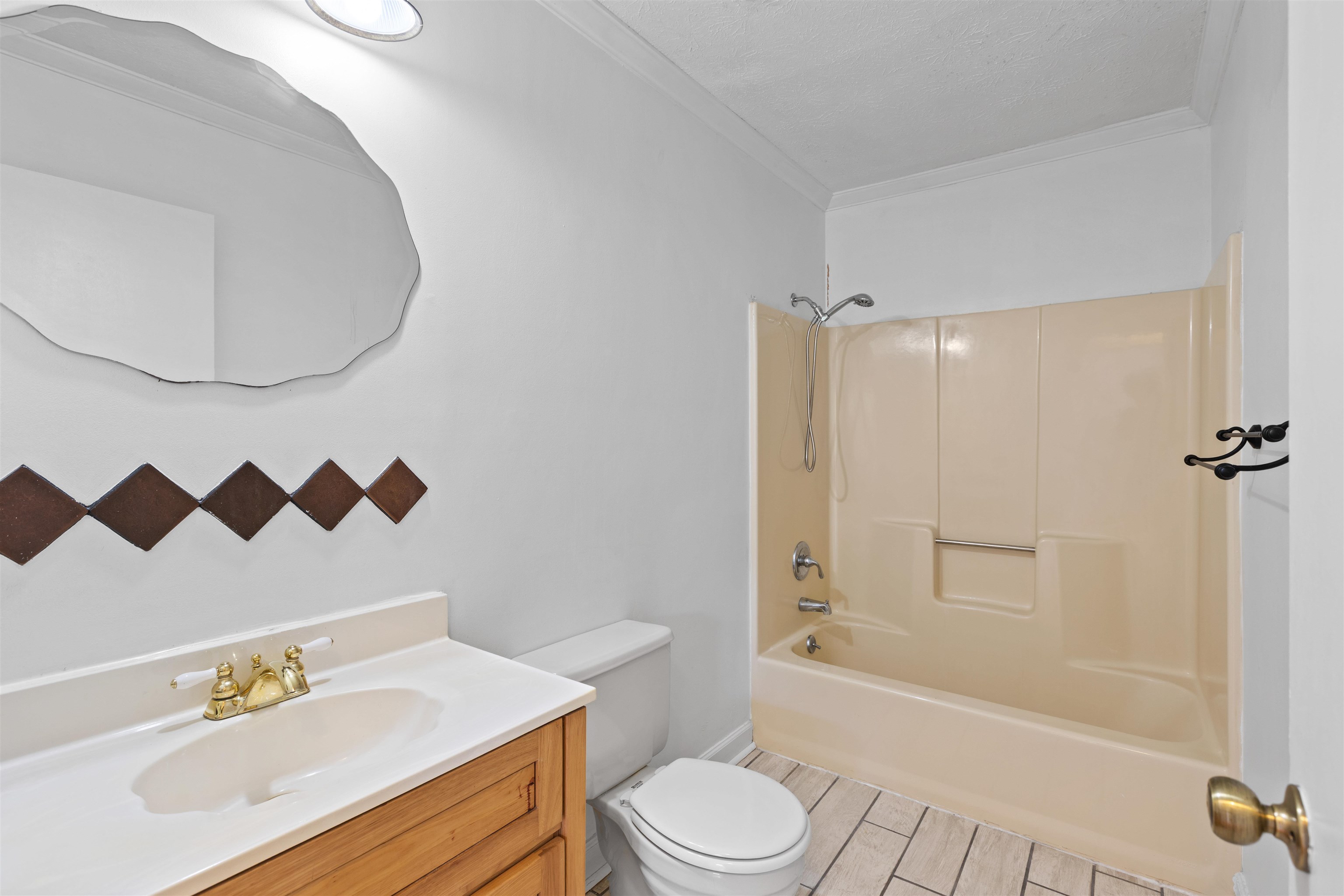 706 Thomas Ave. Property Photo 18