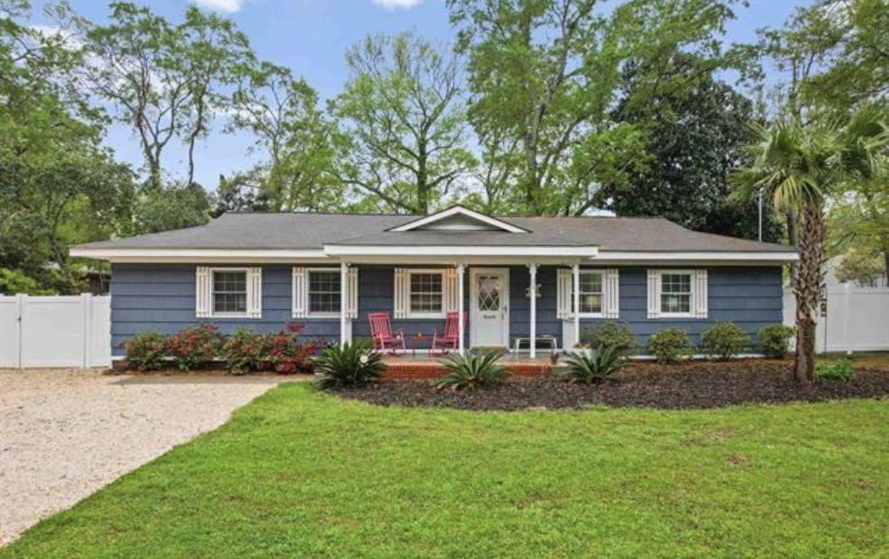627 Pine Dr. Property Photo 1