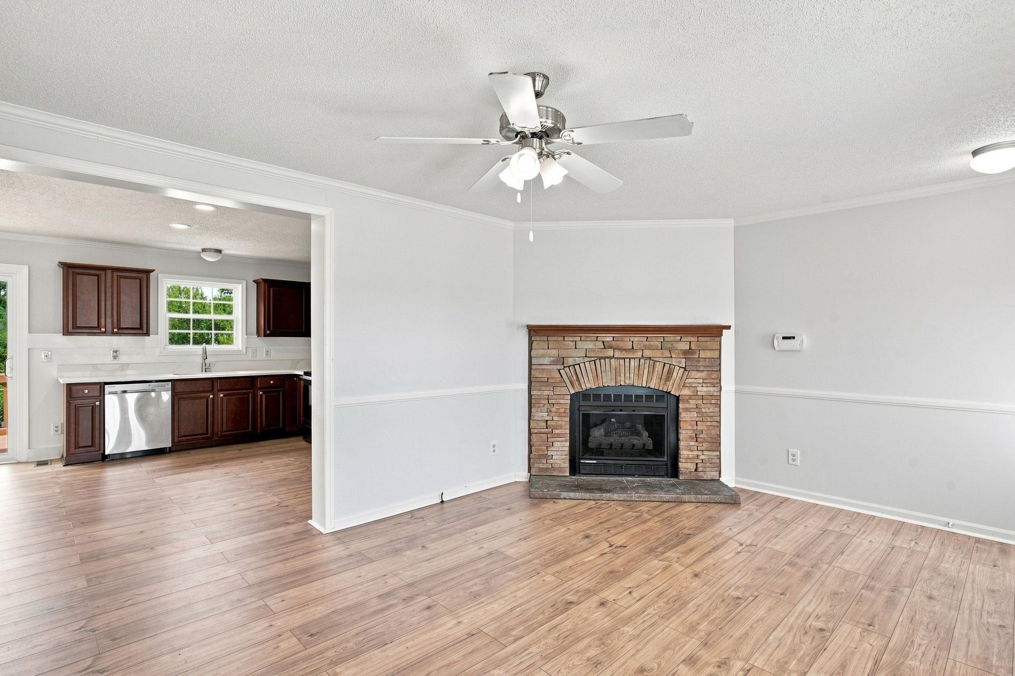 232 Weyburn St. Property Photo 5