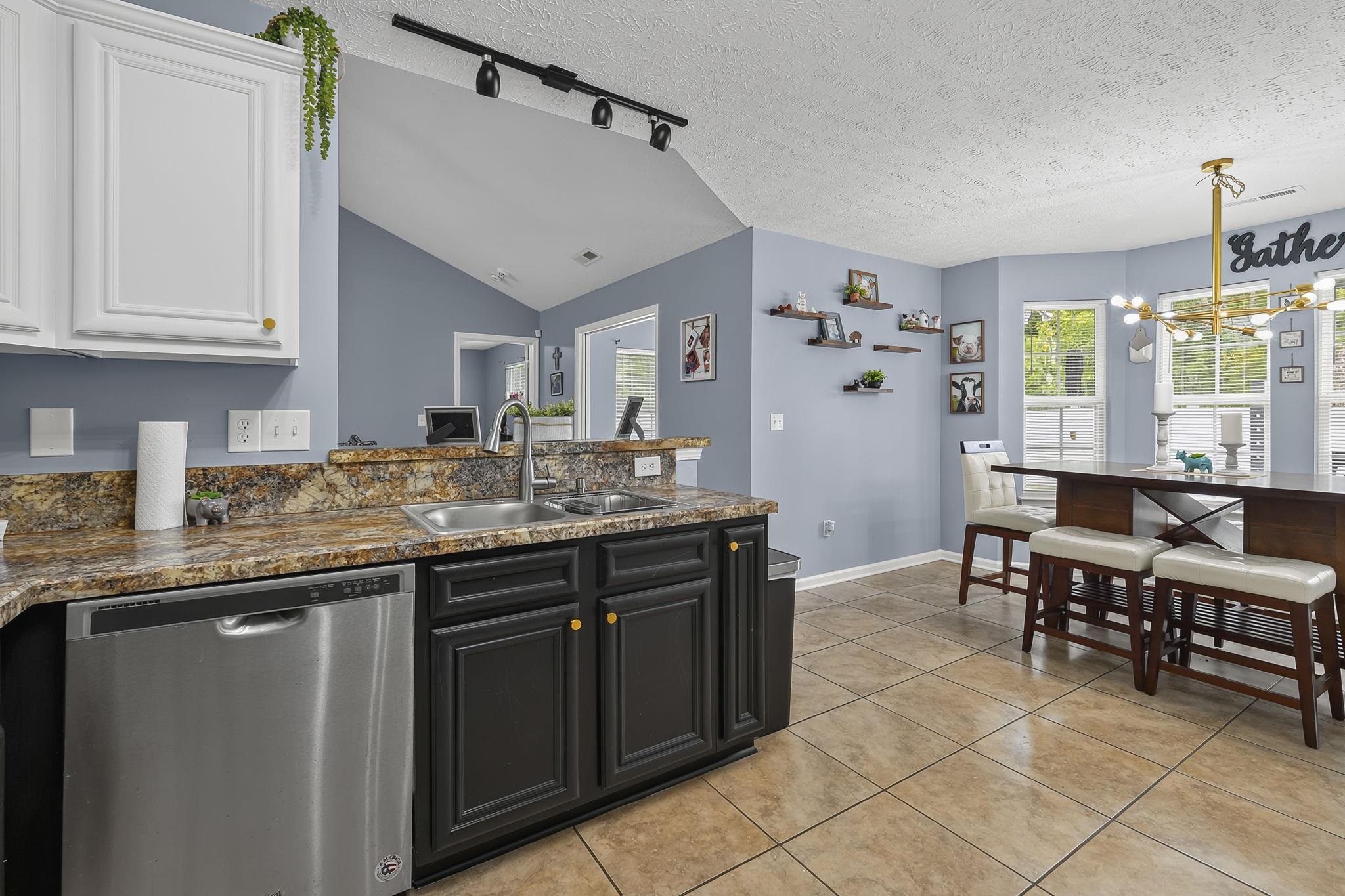 452 Warren Springs Dr. Property Photo 10