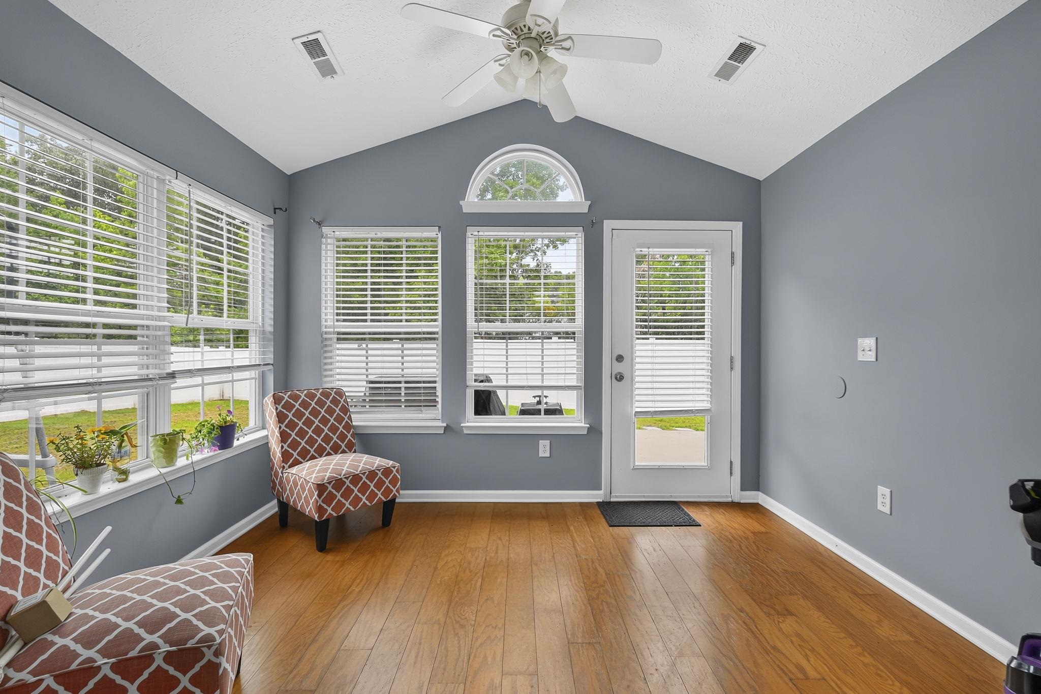452 Warren Springs Dr. Property Photo 12