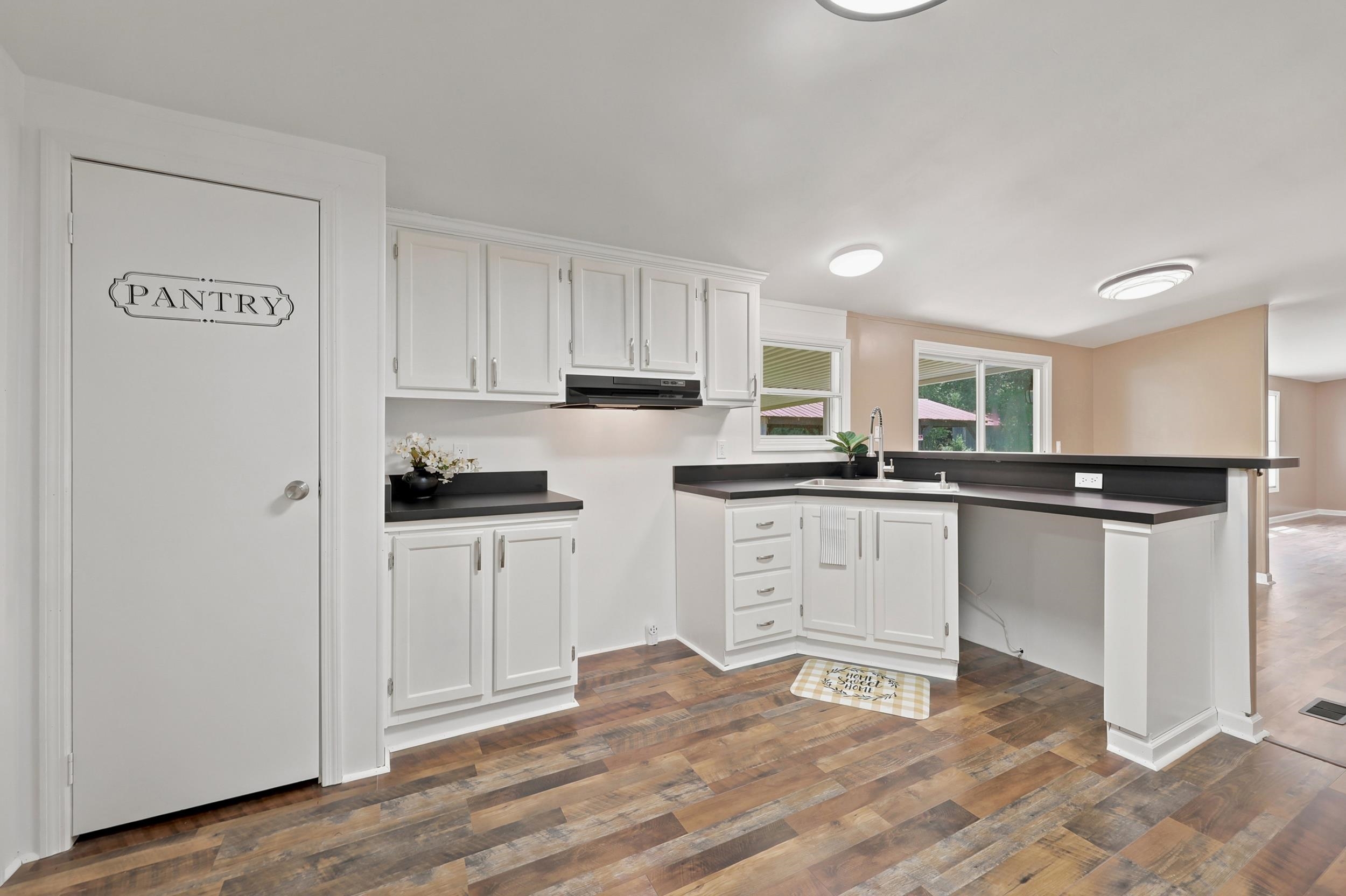 5231 Cartwheel Rd. Property Photo 5