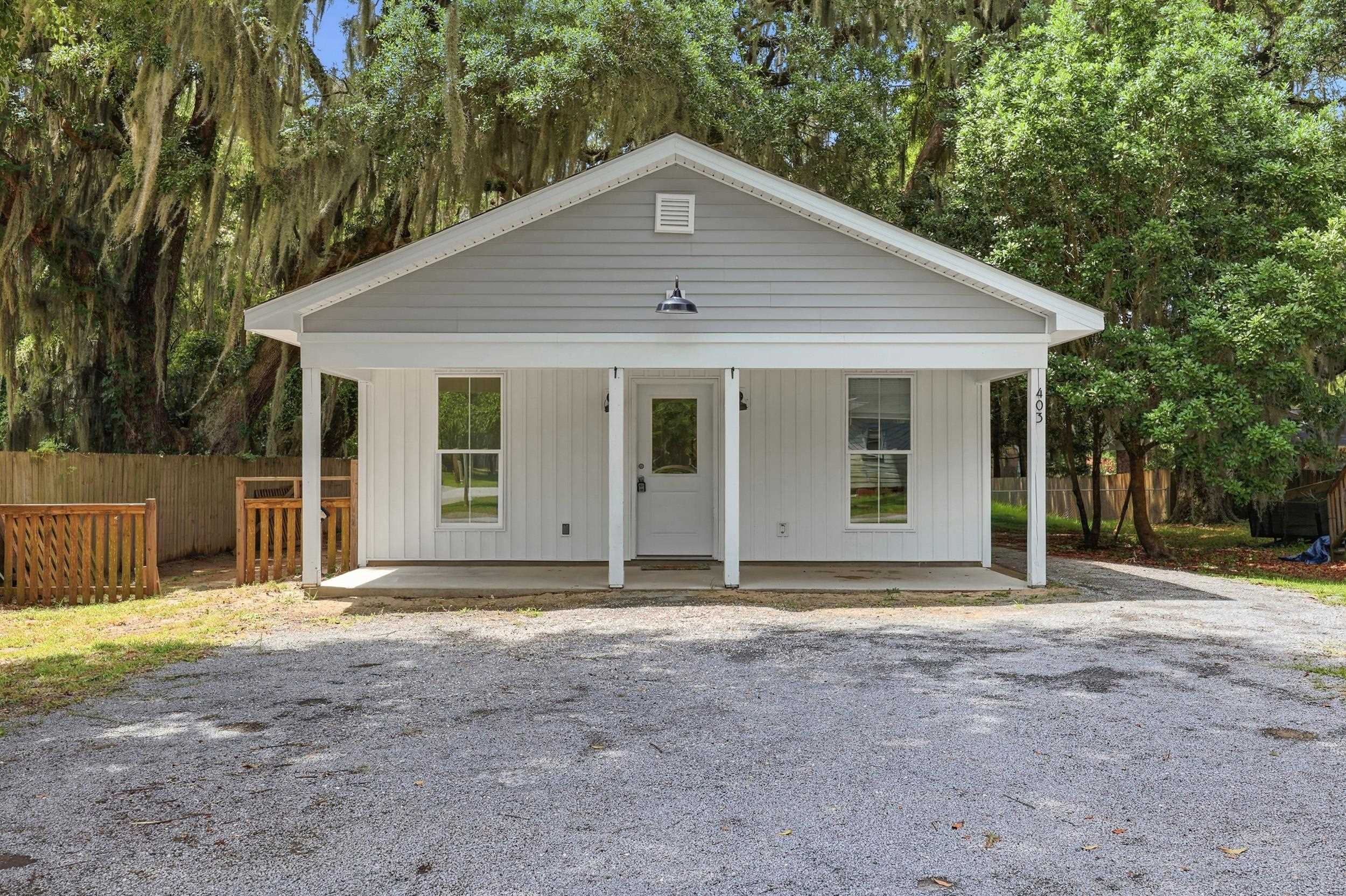 403 Bayview Dr. Property Photo 1