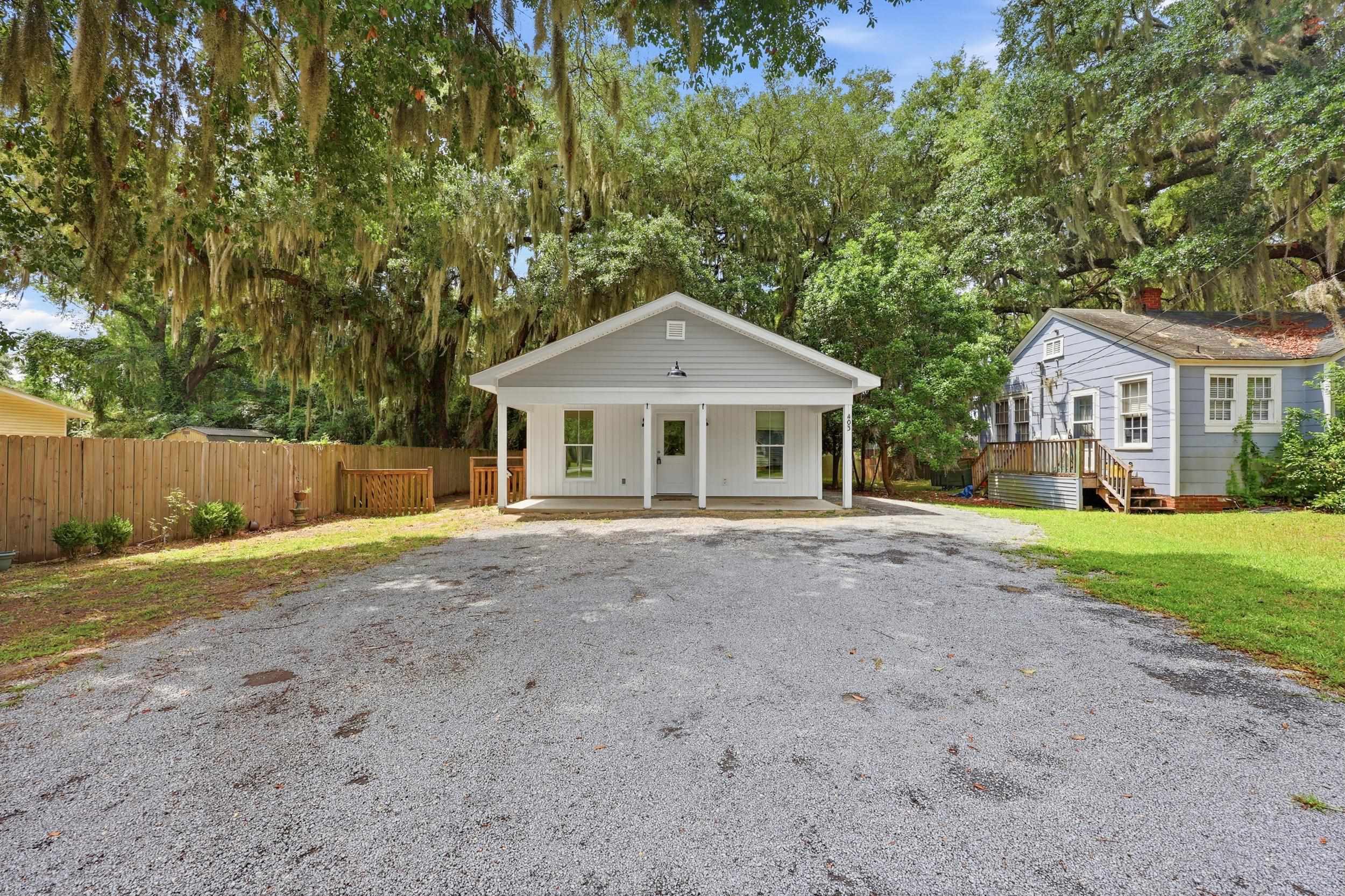 403 Bayview Dr. Property Photo 2