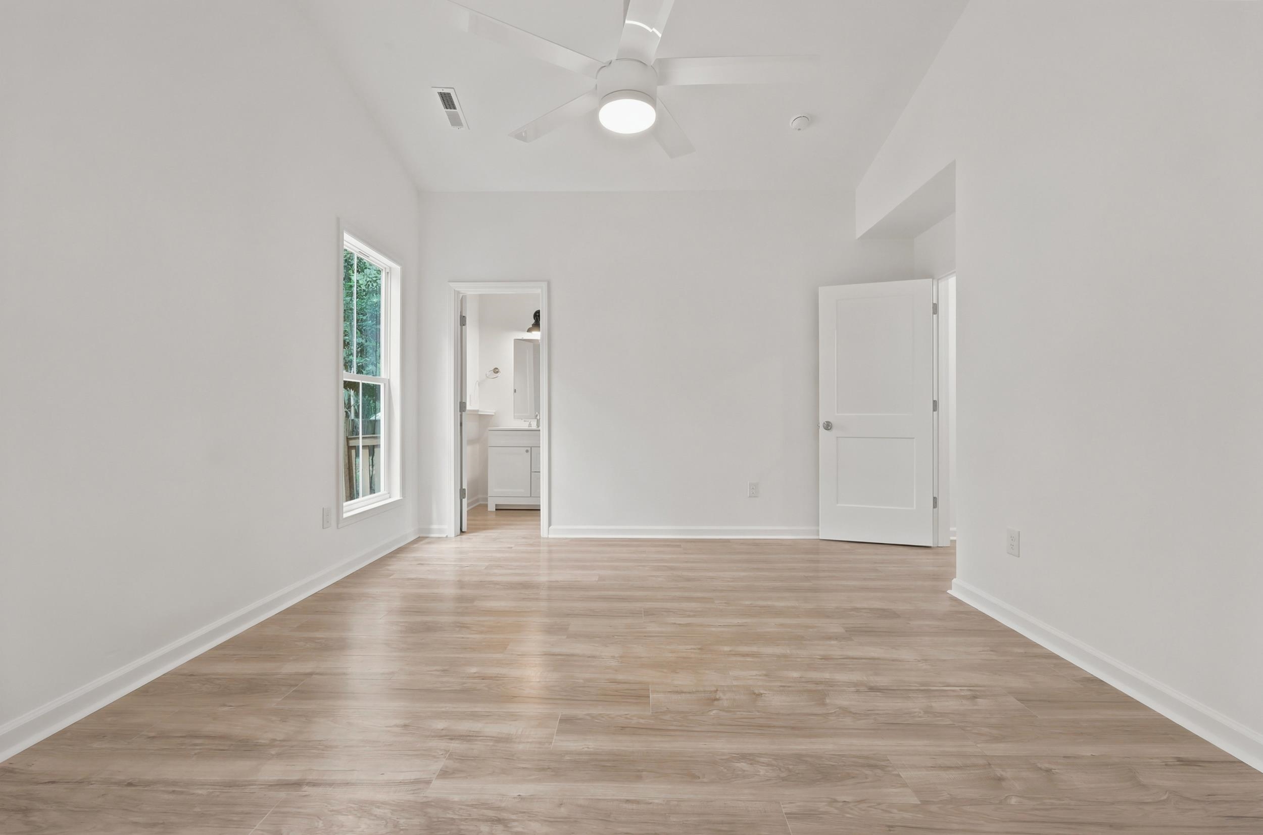 403 Bayview Dr. Property Photo 10