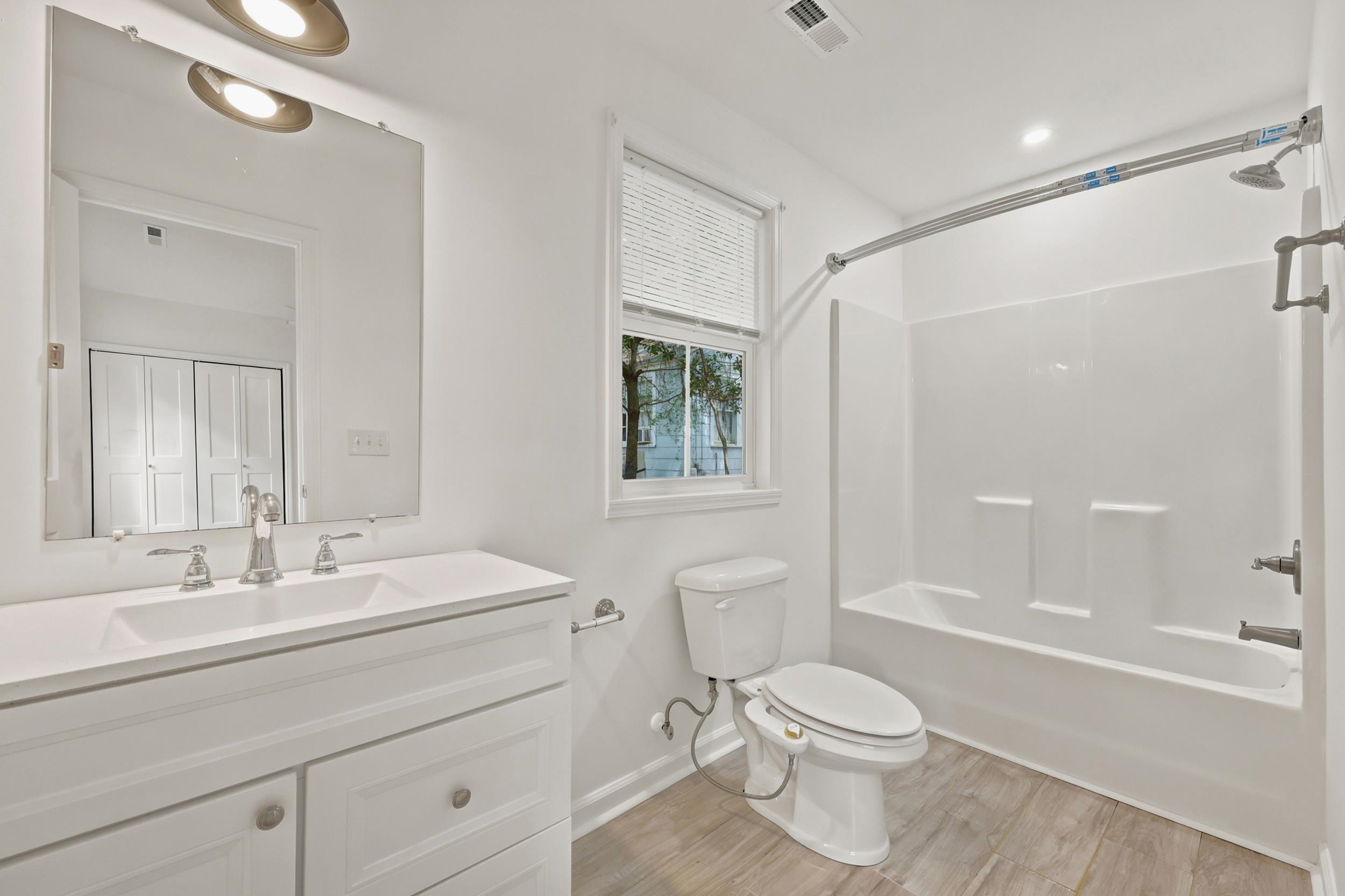 403 Bayview Dr. Property Photo 11